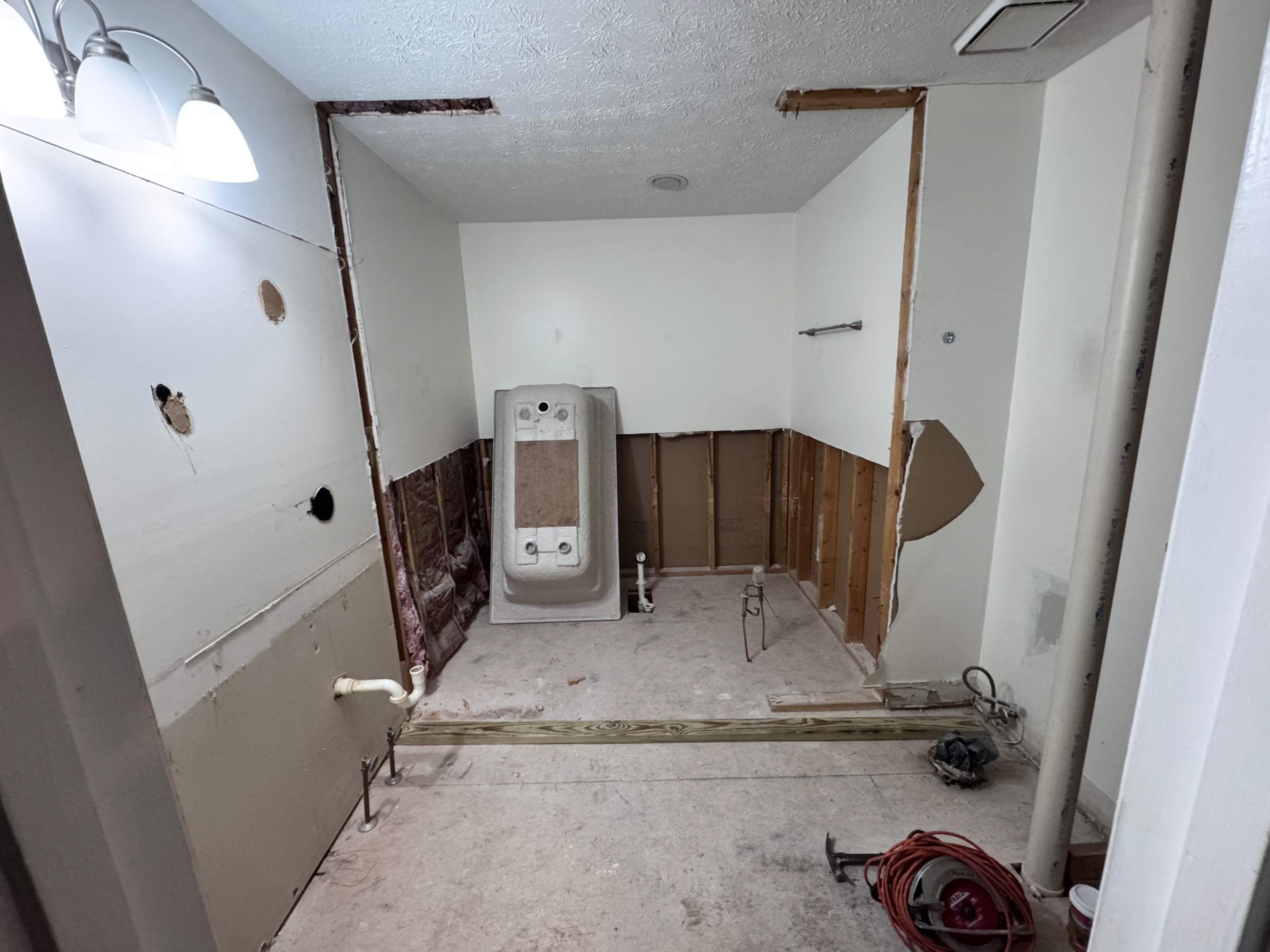 Master bathroom renovation by Prudencio