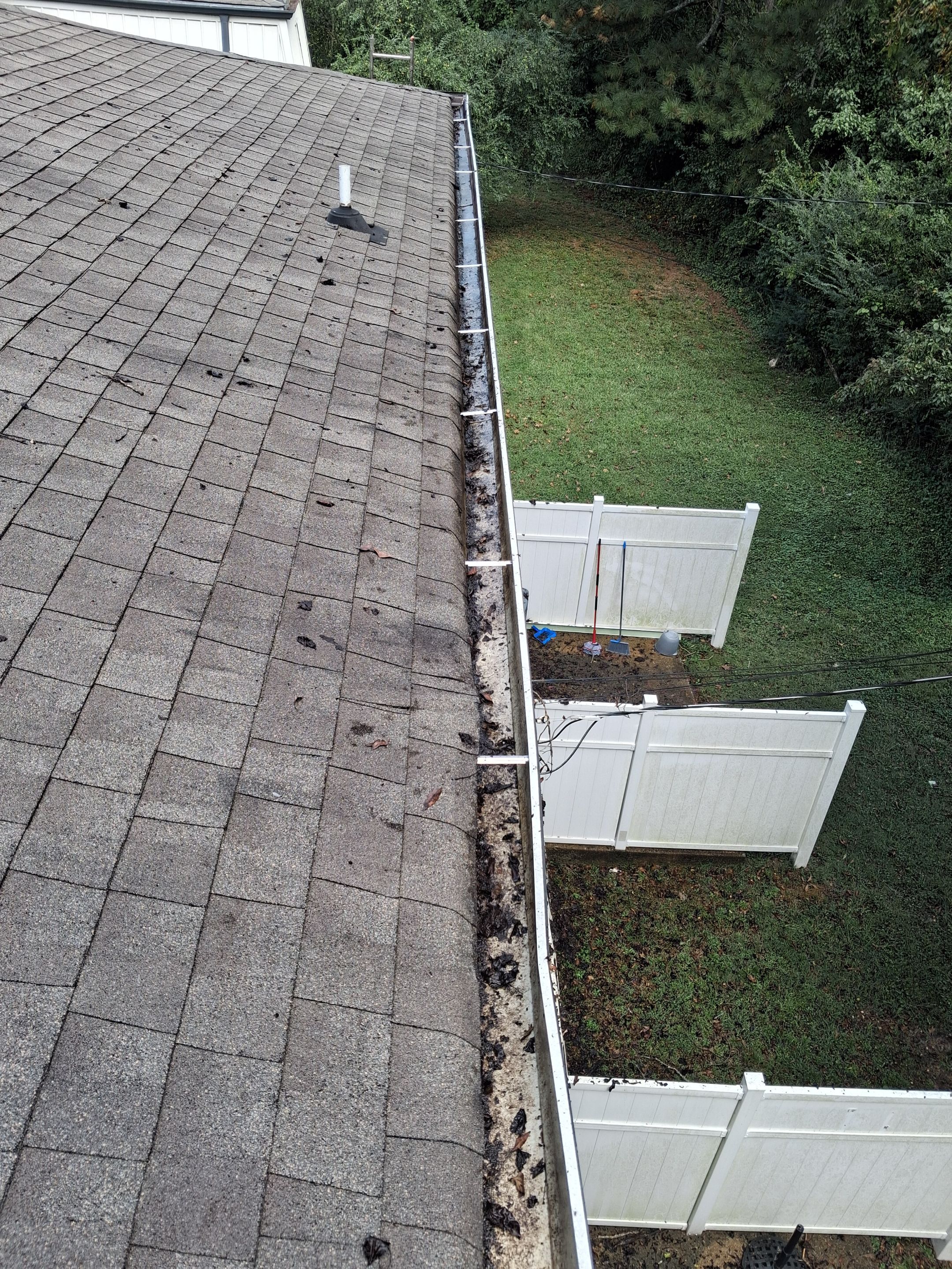 Commercial gutter cleaning Chattanooga, TN after photo with clean gutters
