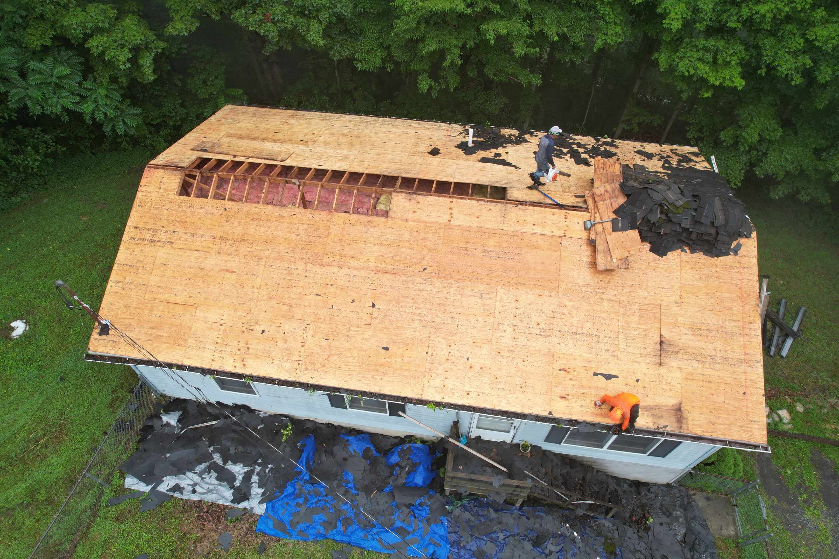 Residential Roofing Installation using GAF Timberline HDZ Charcoal by Rainstoppers Roofing