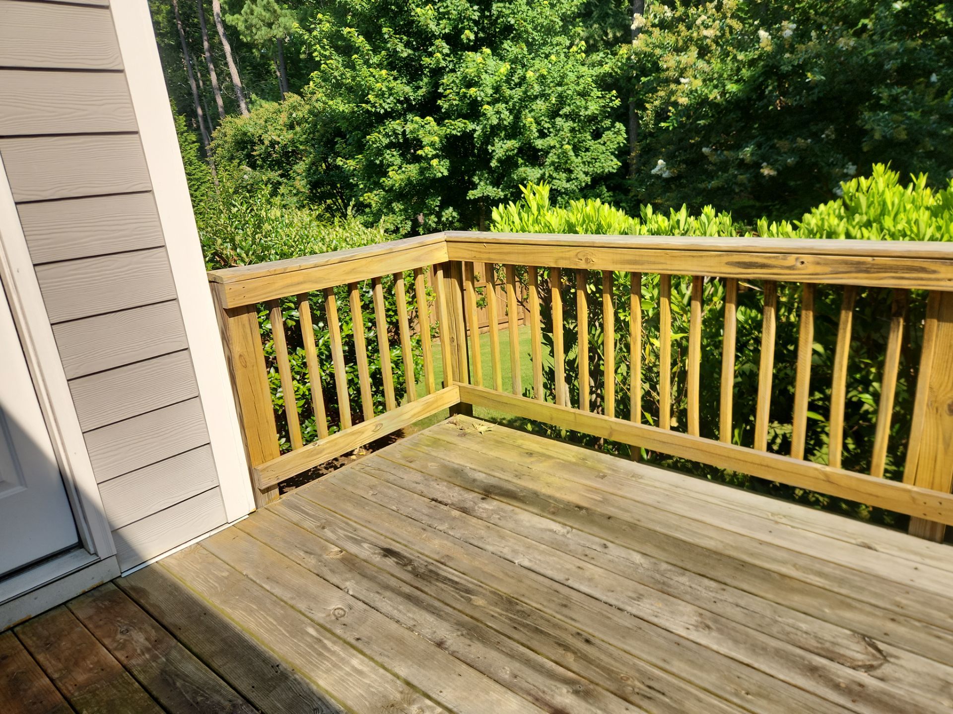 Wood Deck using Wood Sealant by DuraSeal