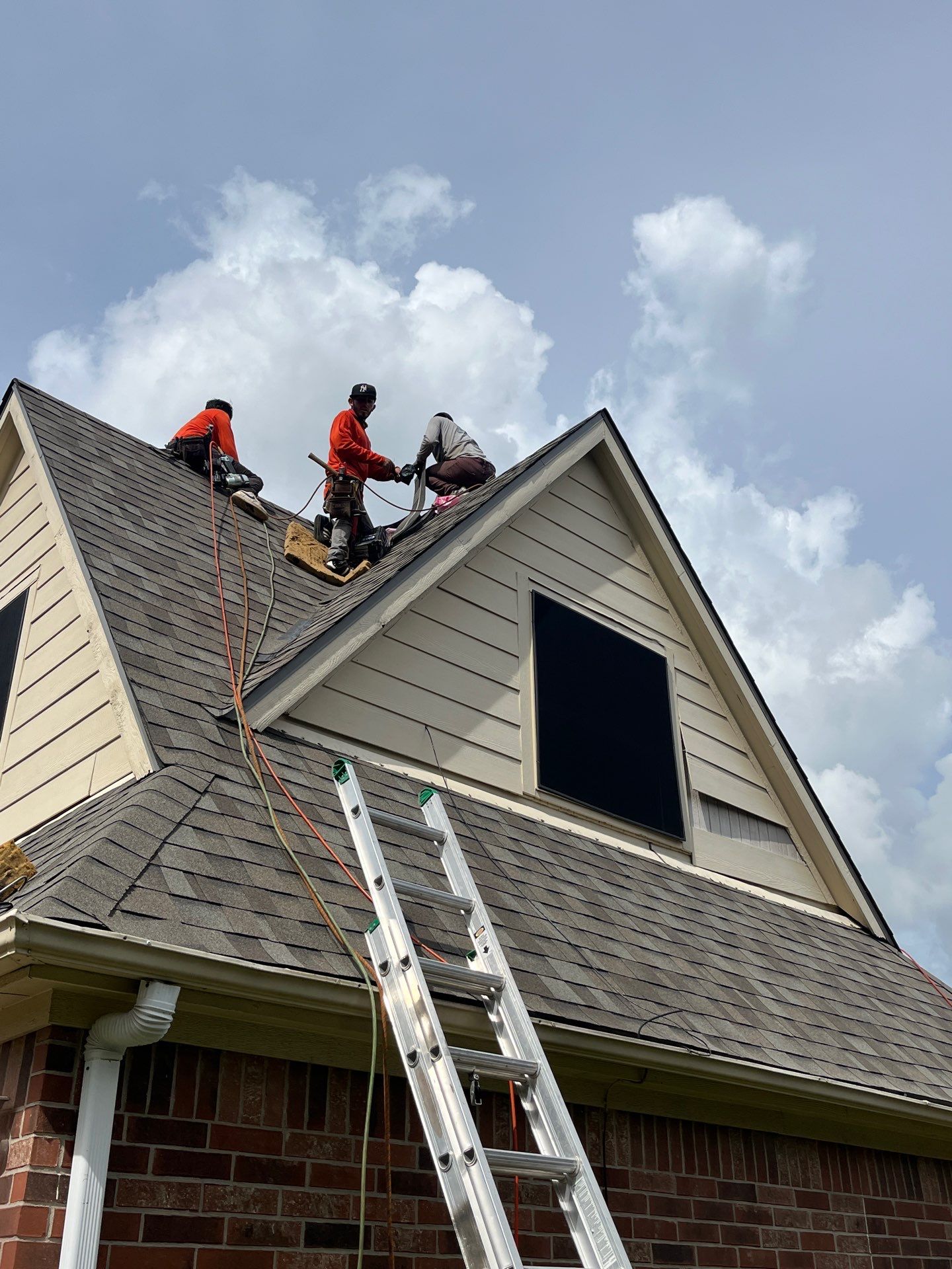 Residential Roofing Installation using Owen's Corning Duration (Lifetime) Shingles by Roof Repair Company