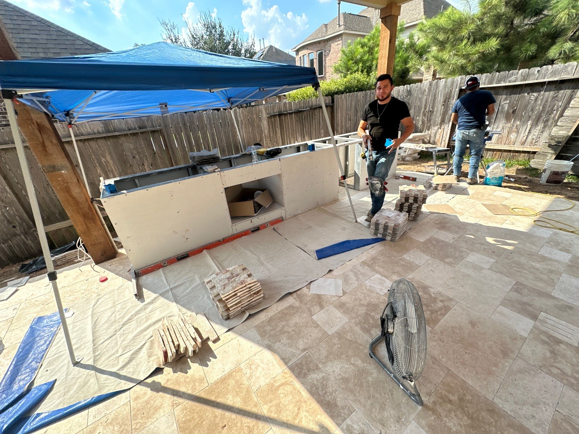 Covered Patio and Summer Kitchen in Spring,  TX by SophAlx LLC