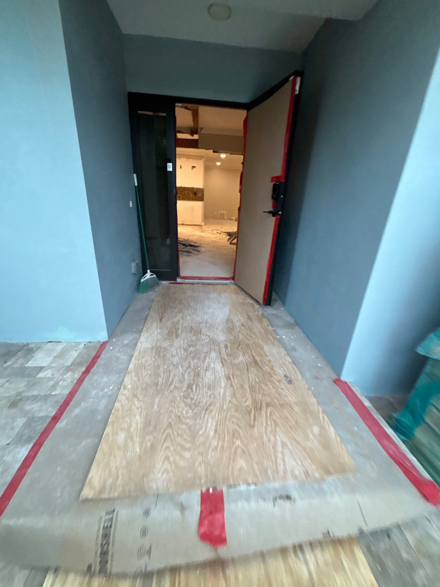 48x48 Flooring - East Boca Raton by Hevi Tile