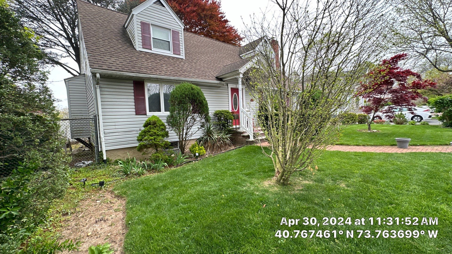 Full House Installation 5" white seamless gutters 2x3 leaders using 5"white K style seamless gutters and 2x3 white leaders by Above All Gutters 
