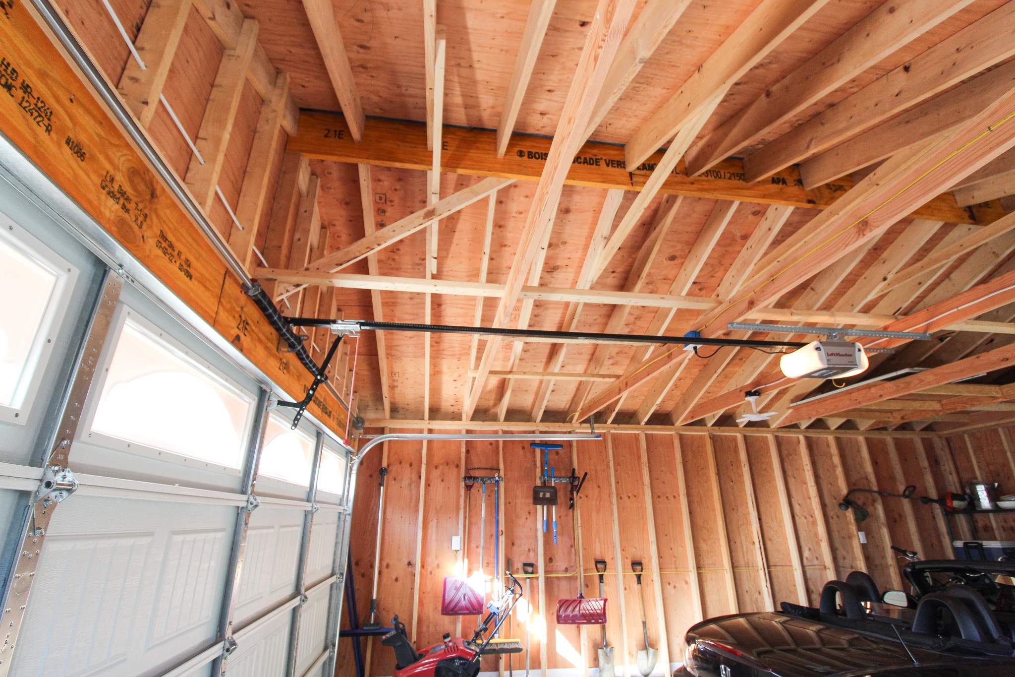 Garage by Ivy Lea Construction