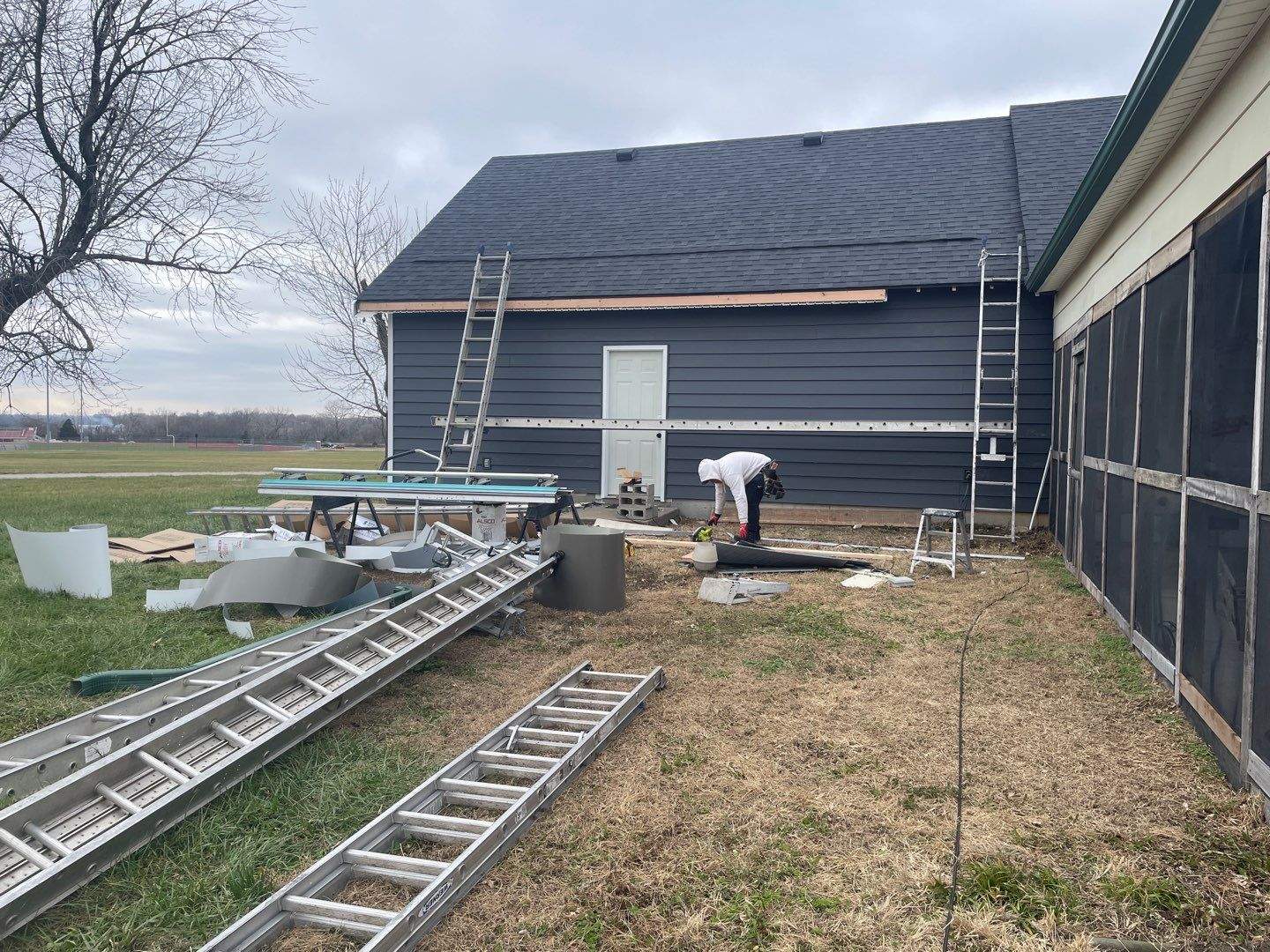 Siding Installation using Craneboard D7 by EEC Windows, Siding & Roofing