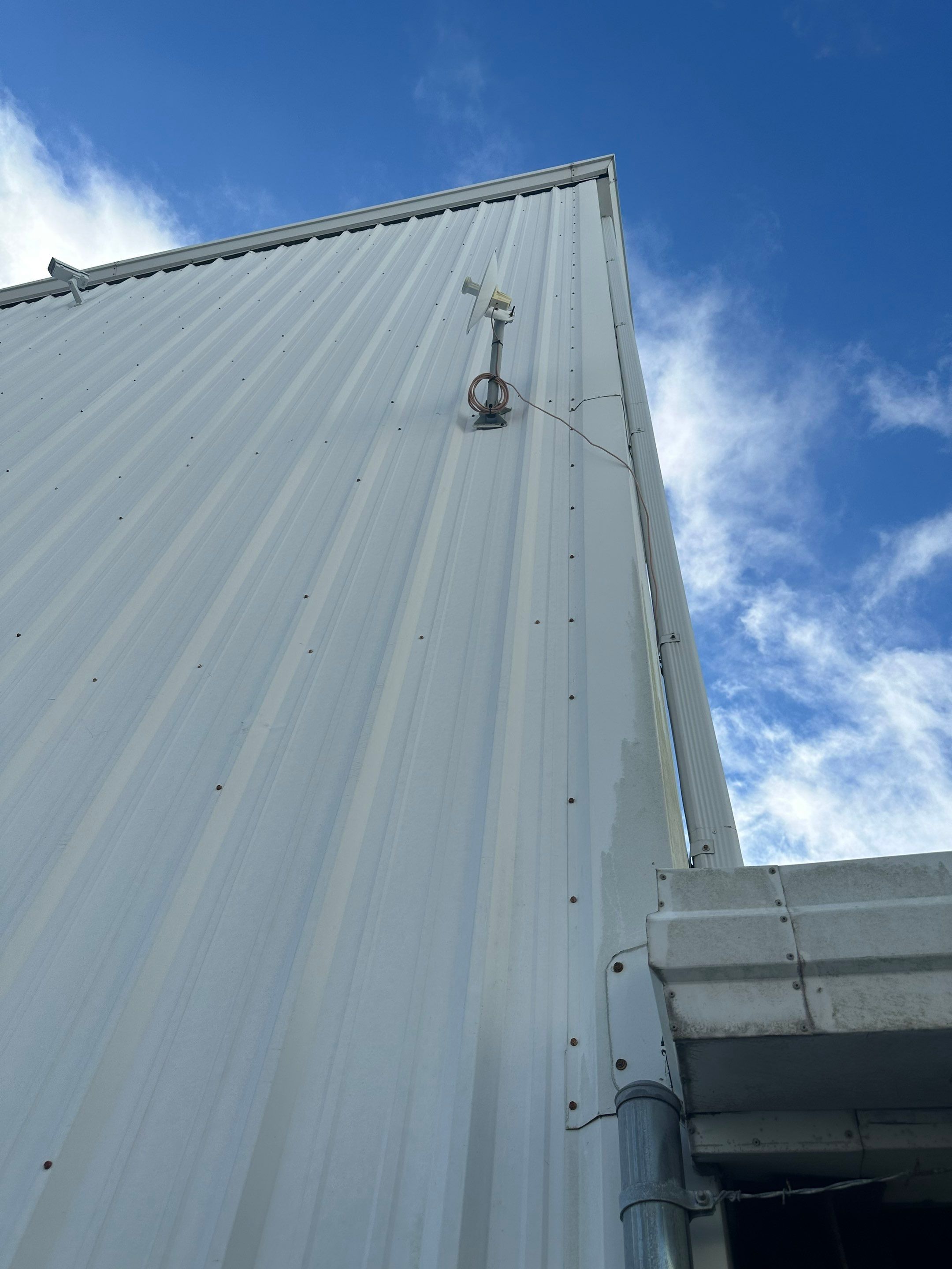 West Palm Beach Airport – Fiber Optic & Point-to-Point Wireless Bridge Network Installation by TeleCommPro