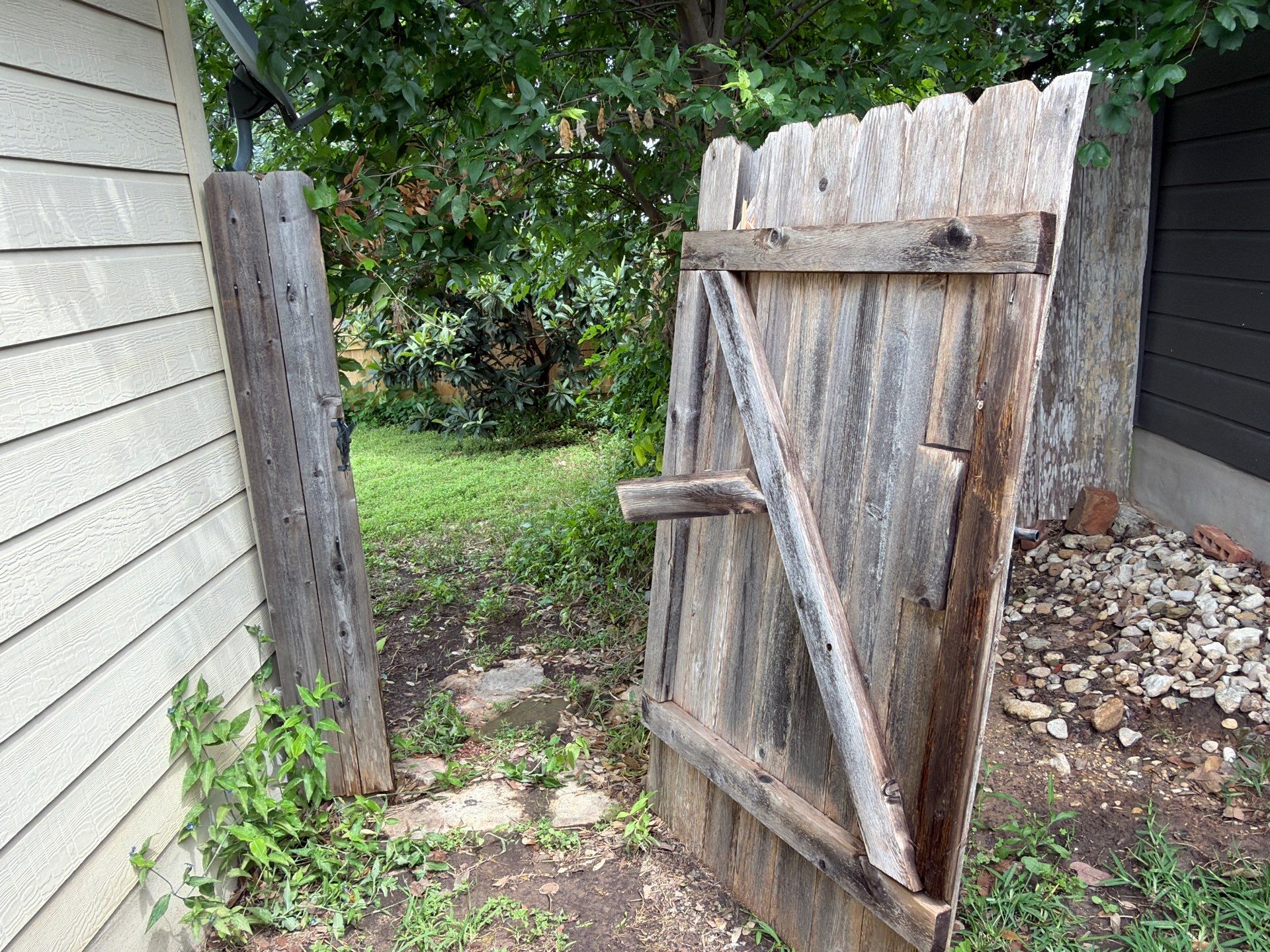 Cedar Privacy Fence Replacement with Steel Posts in Austin by Rhino Home Care