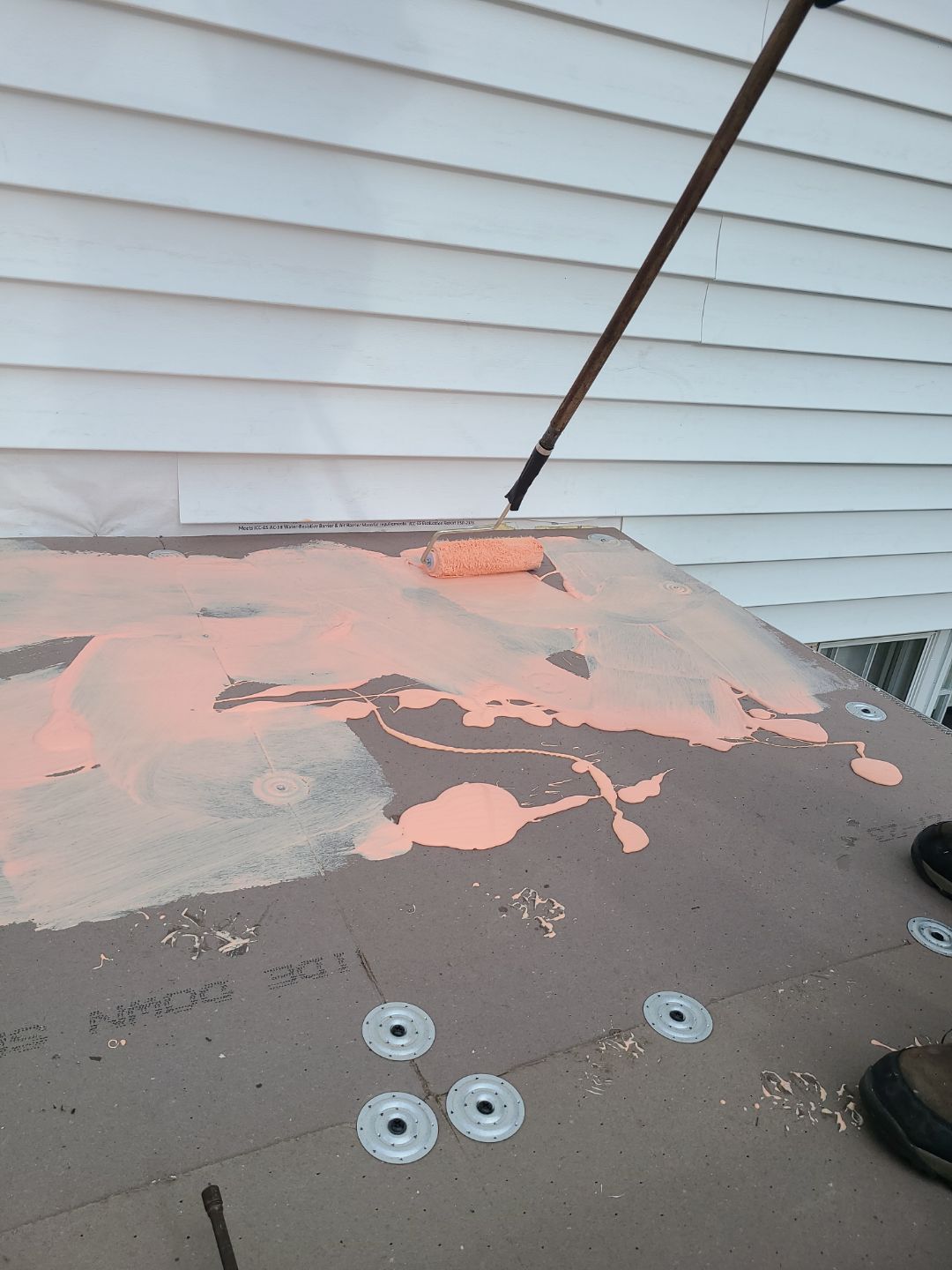 Springfield CertainTeed Charcoal Black Roof & CertainTeed Colonial White Siding by RM Banning, Inc.