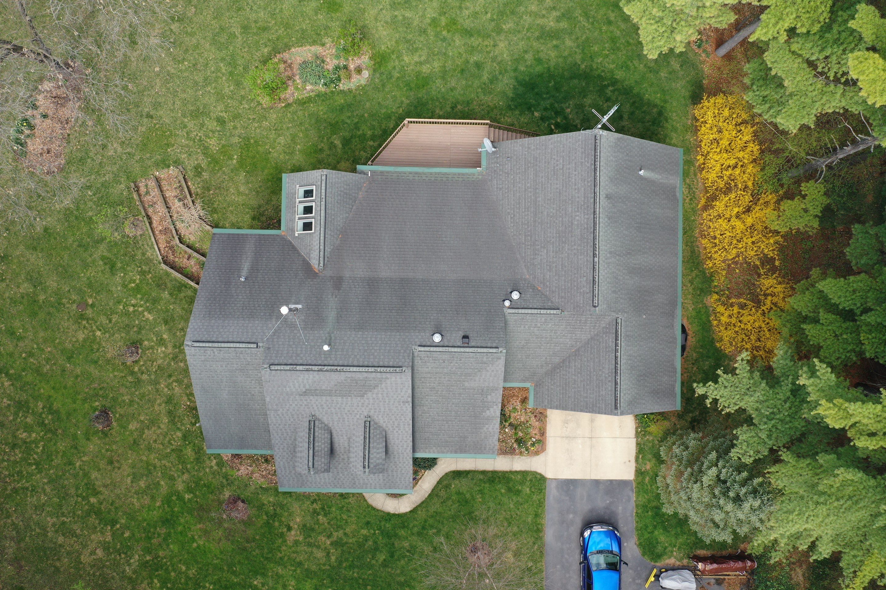 Residential Roofing Installation using Vic West Cedar Creek Shake by 4Ever Metal Roofing