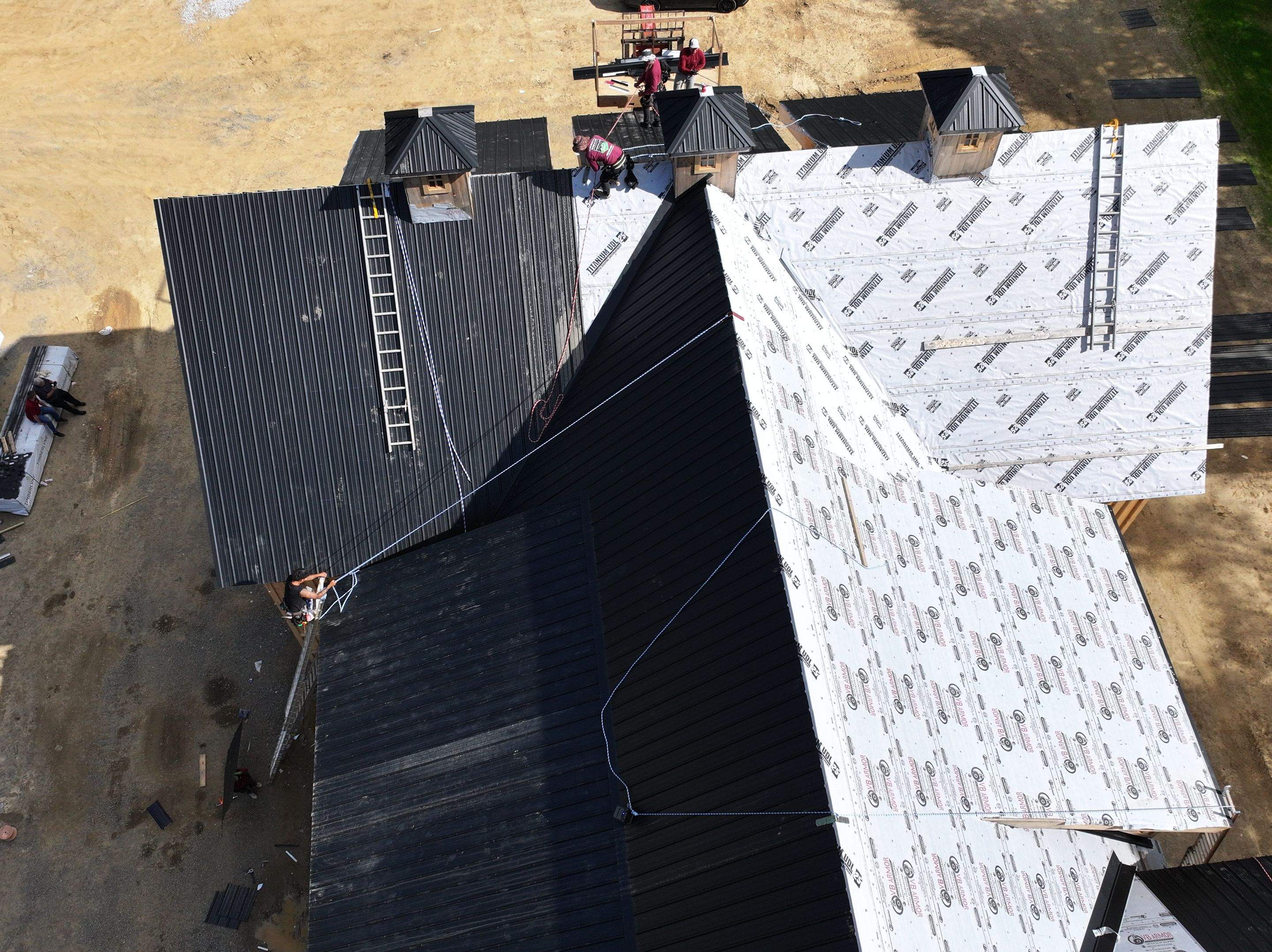 Barn Style House by Omnia Roofing