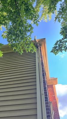 Turtle Shell gutter protection installation in St. Charles, IL 60174, photograph 4
