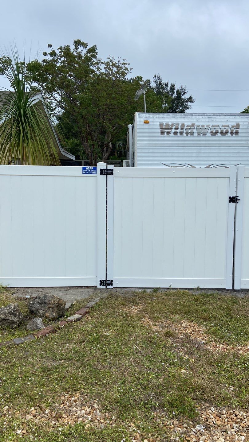 Bradenton, FL 6 ft. Tall White Vinyl Privacy Fence  by Asap fence and gates, LLC