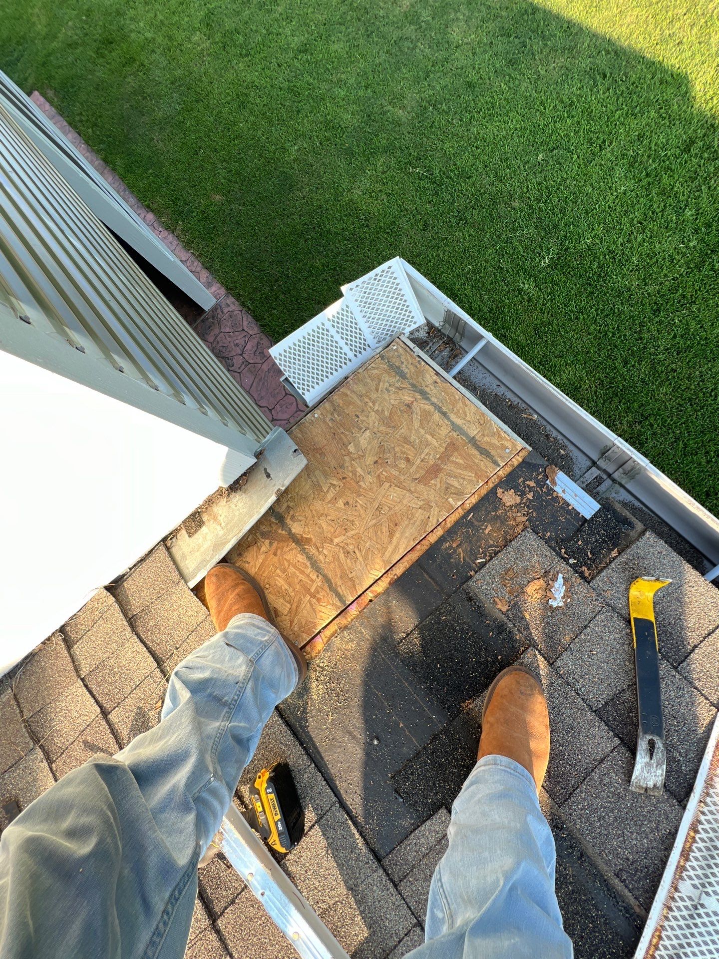 Hail Damage using Owen's Corning Duration (Lifetime) Shingles by Roof Repair Company