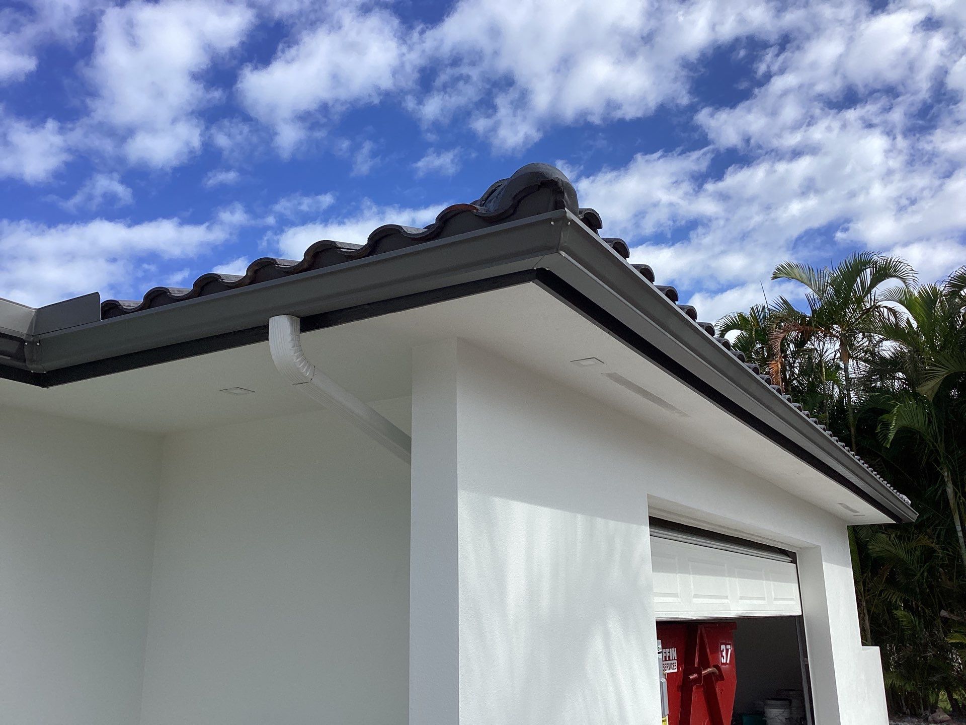 6 Inch Seamless Gutters using bronze gutters in Sarasota FL by Gutter Professors