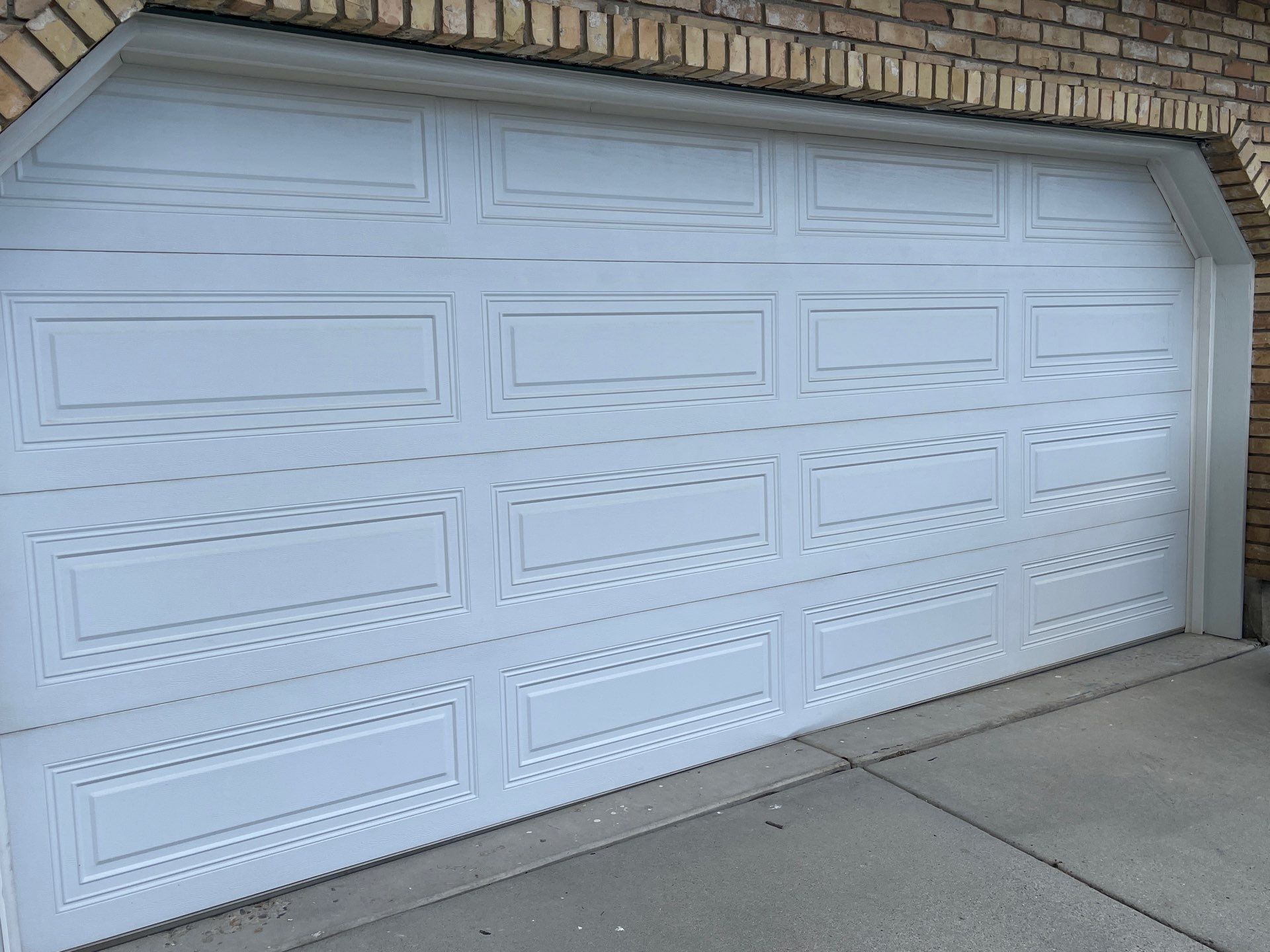 South Jordan | Crisp Board & Batten Accent | Arctic White by Ideal Siding Utah