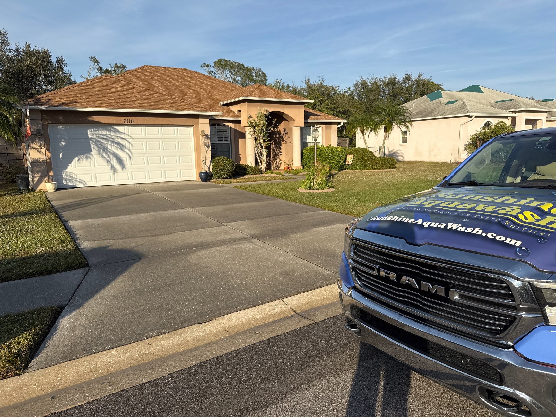 Driveway, Sidewalk, Street Curbing & Pool Screen Enclosure Cleaning in Regency Oaks, Palmetto, FL | Sunshine AquaWash by Sunshine AquaWash