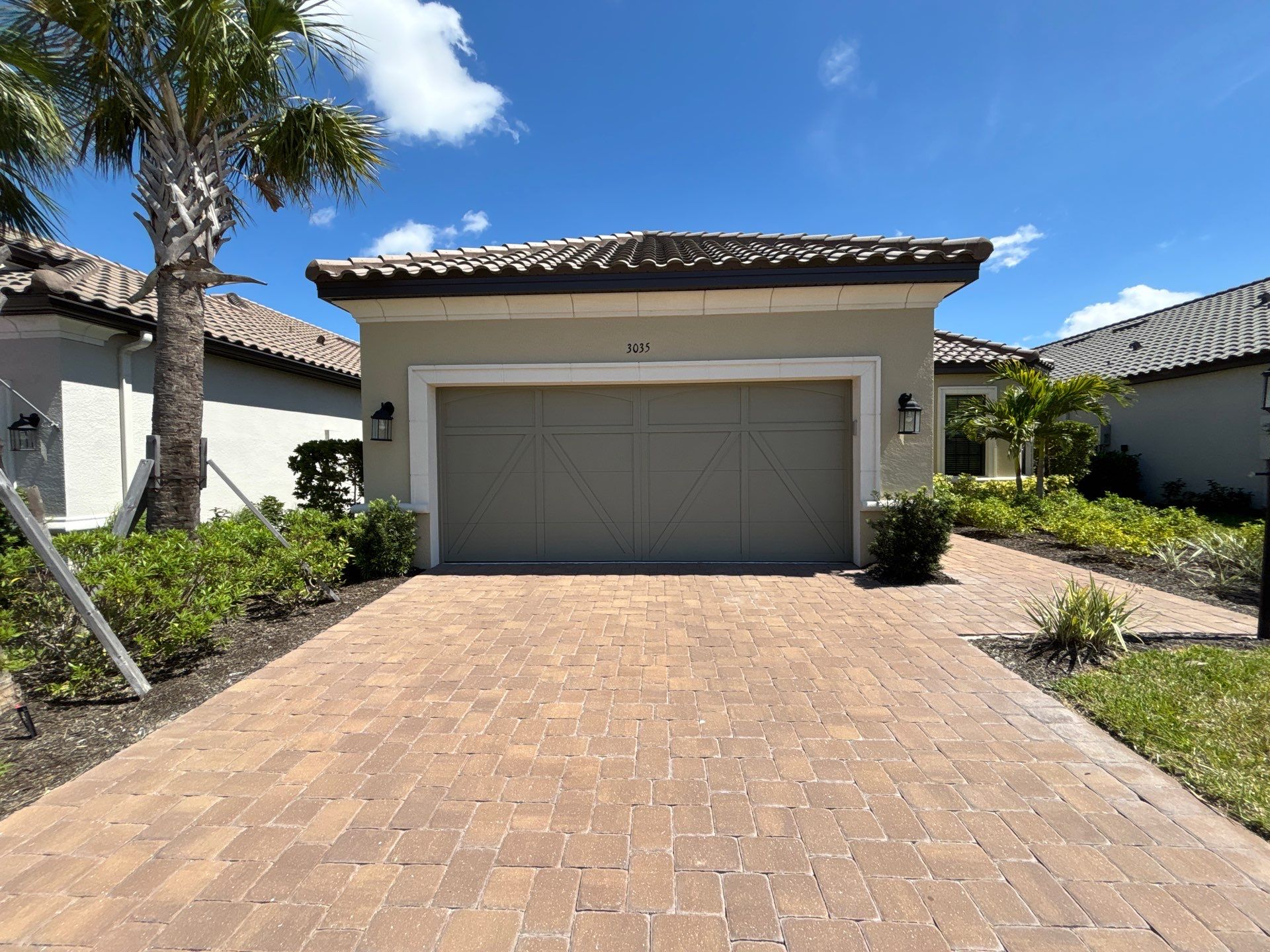 Premium 7-Inch Seamless Gutters in Lakewood Ranch FL by Gutter Professor by Gutter Professors