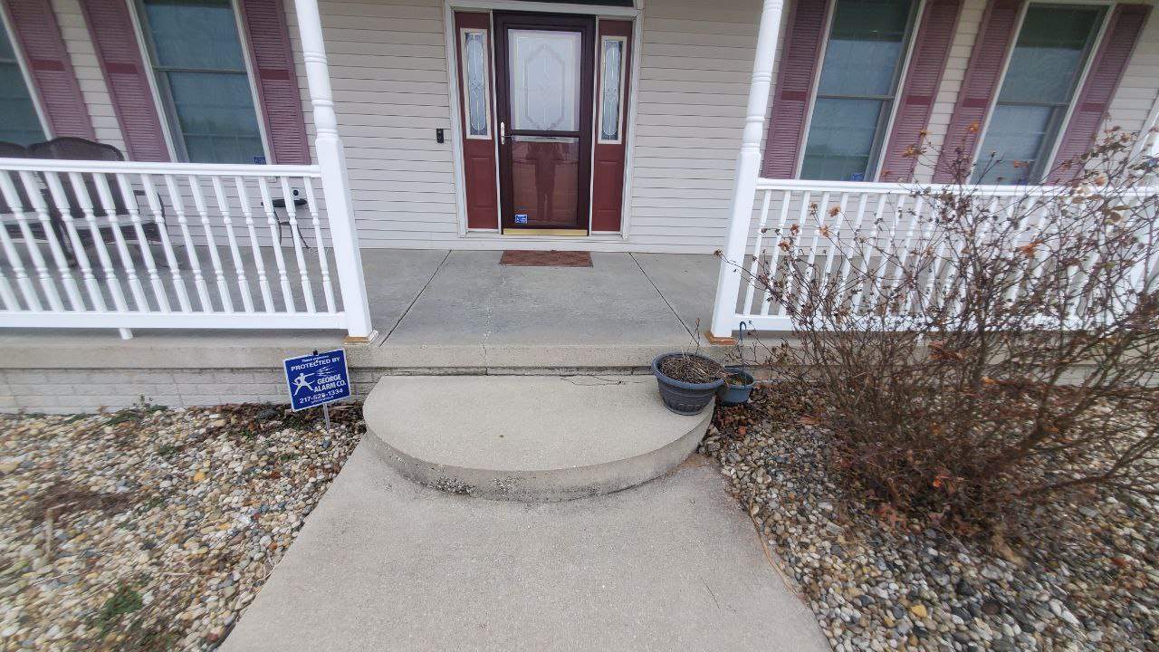 Shoreline Garage, Front Porch, & Back Porch Maroa by Loud Bros