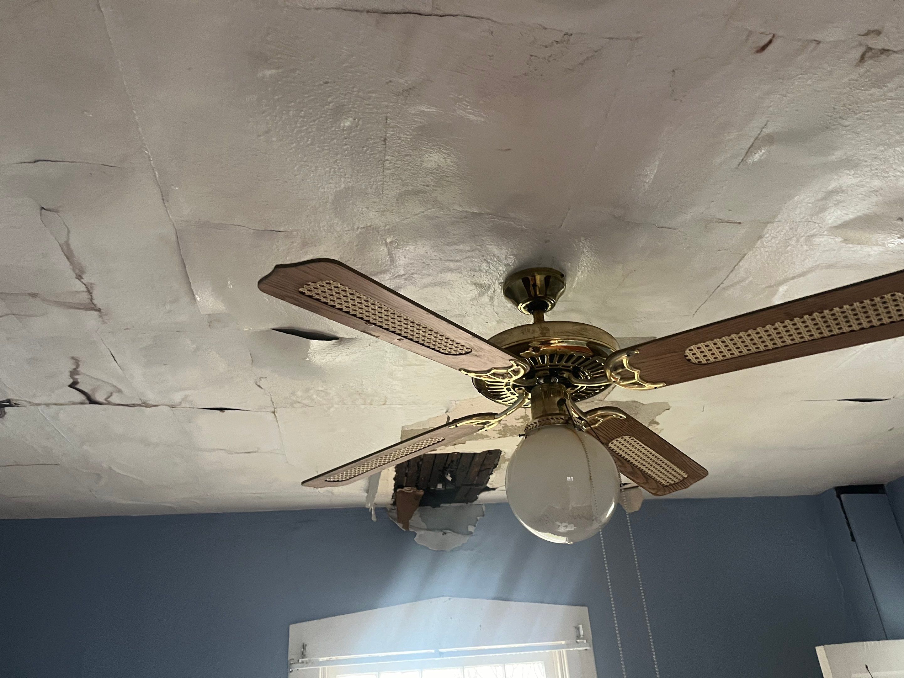 Emergency Service Water Mitigation in Louisville, KY by ANR Restoration
