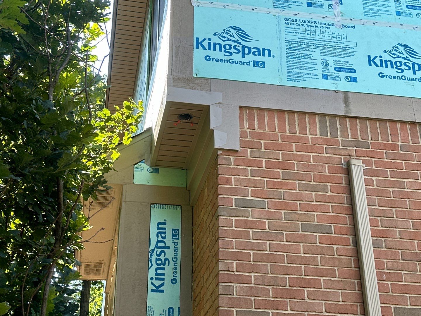 Roof Replacement using Owens Corning Peppercorn and Siding Replacement using Ascend Charcoal Smoke by 180 Contractors