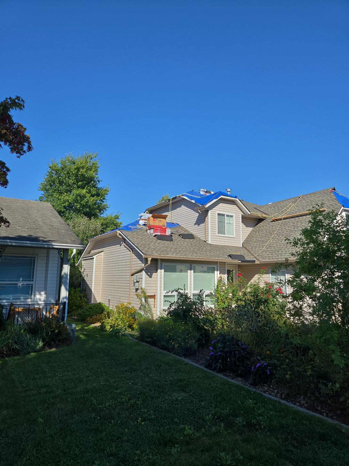 Residential Reroof Shingle - Weatherwood by Top Notch Roofing Inc