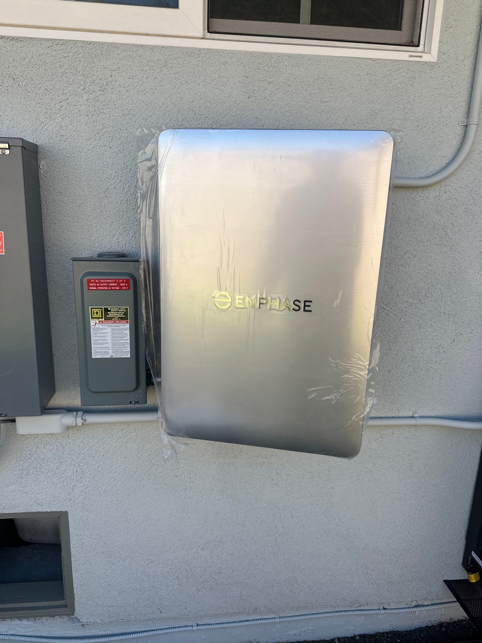 Los Angeles Residential Solar and Enphase Battery Storage Installation by AWS Solar