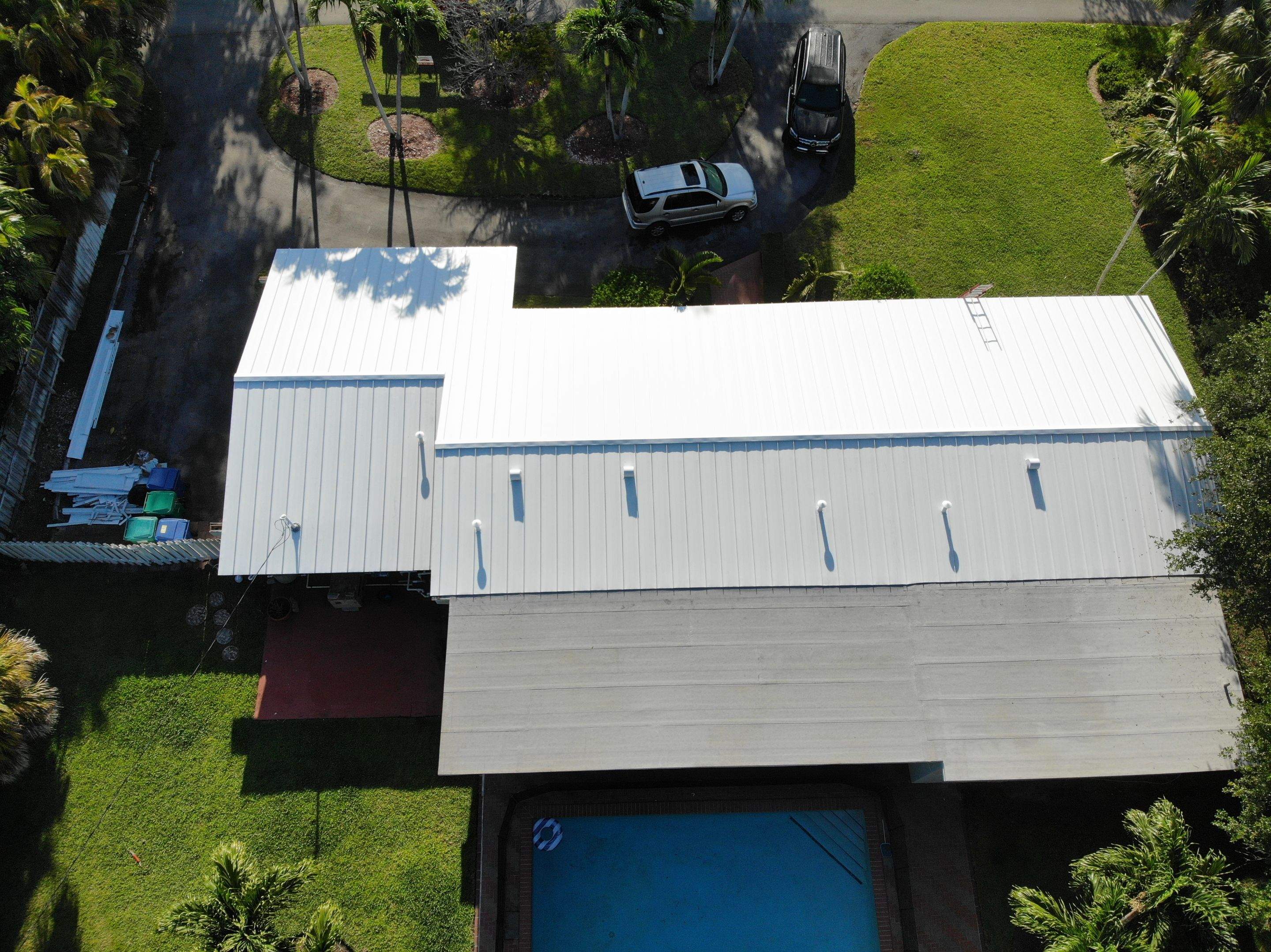 Metal Roof - Galvalume Regal White by Istueta Roofing