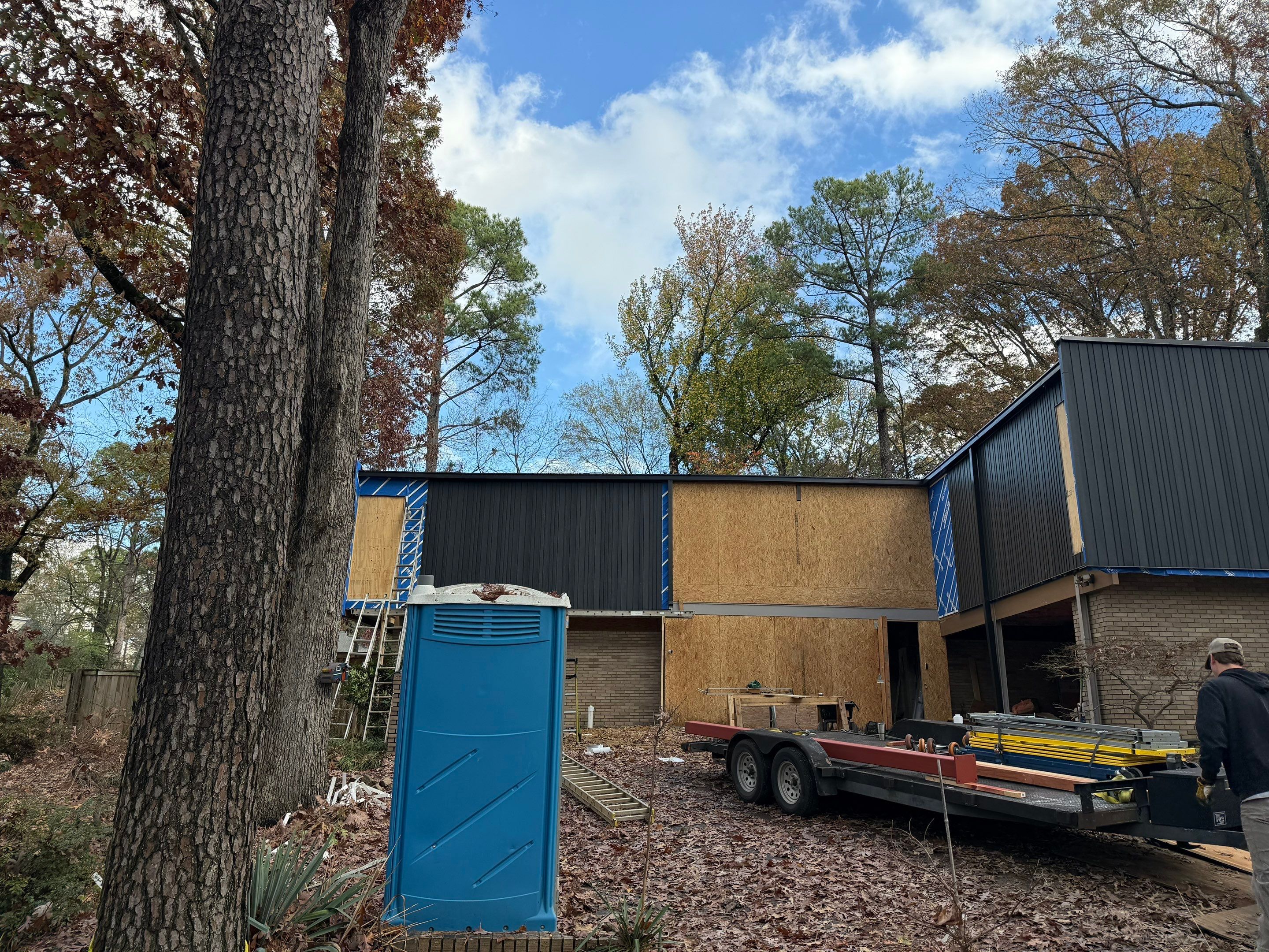 Modern Metal Siding and Deck Railing Renovation in Memphis by Revival Roofing Services