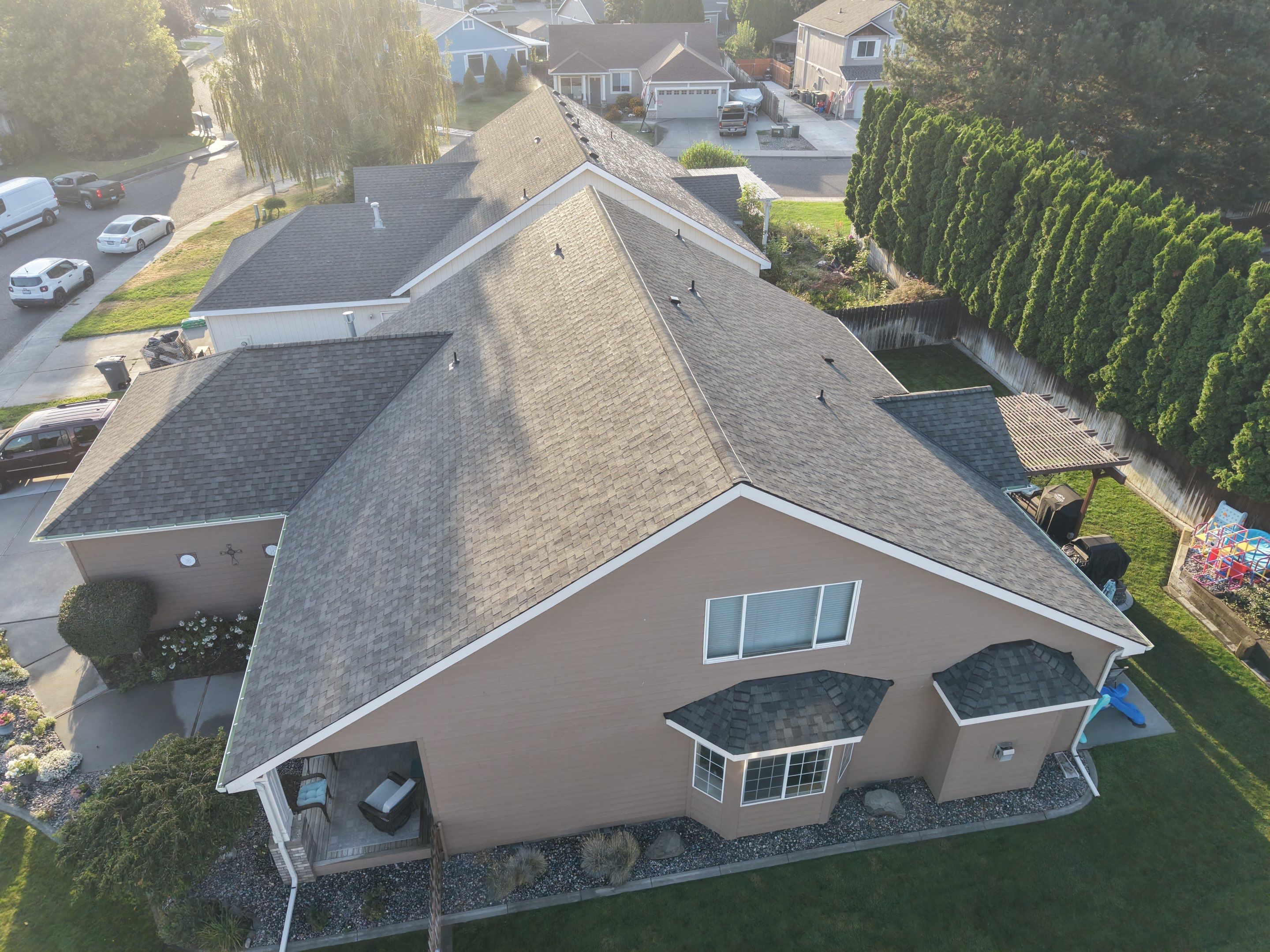 Full Residential Roof Replacement With Architectural Shingles in Kennewick by Alpine Roofing