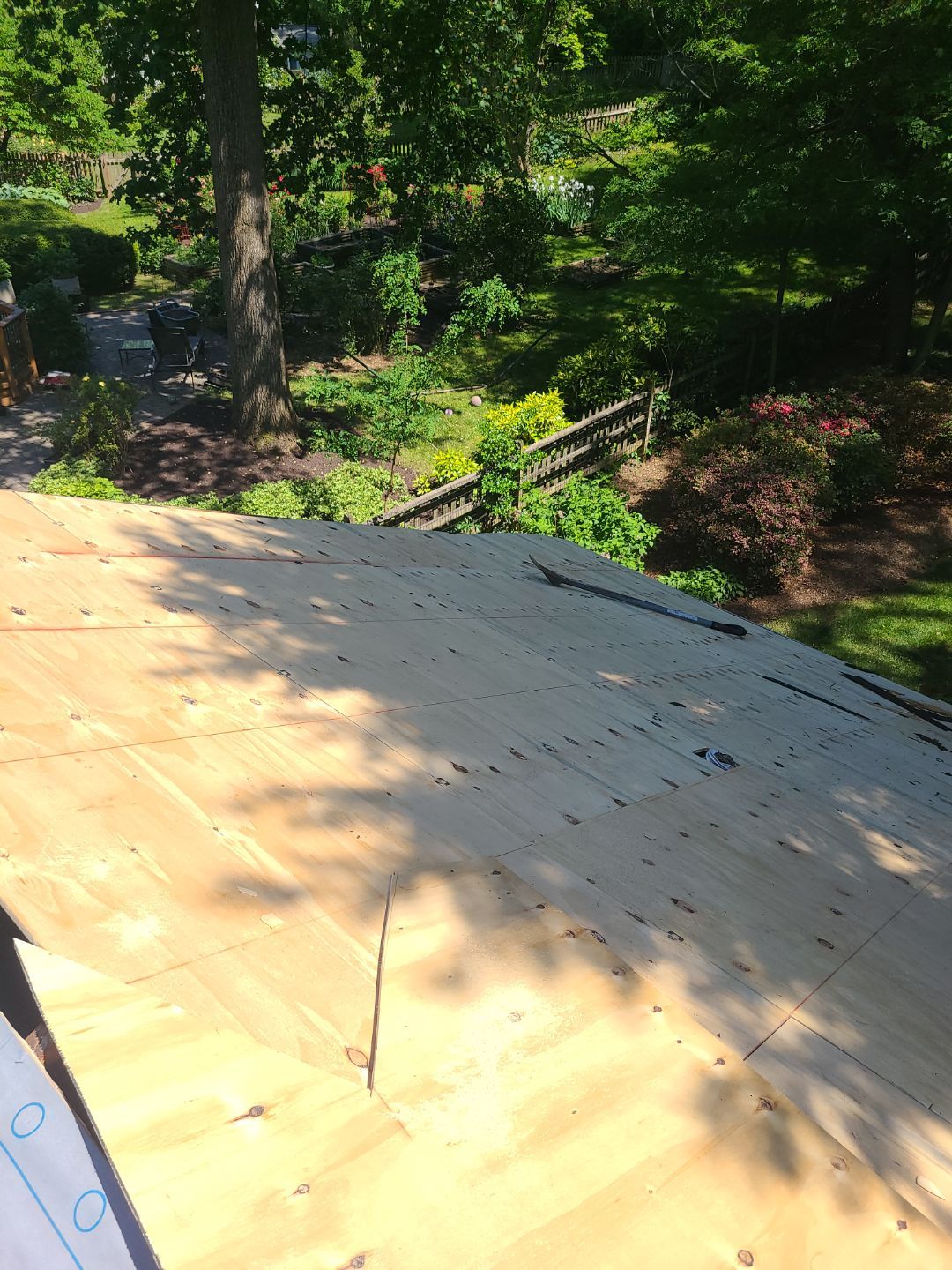 Burke: CertainTeed Landmark Designer Shingles in Moire Black by RM Banning, Inc.