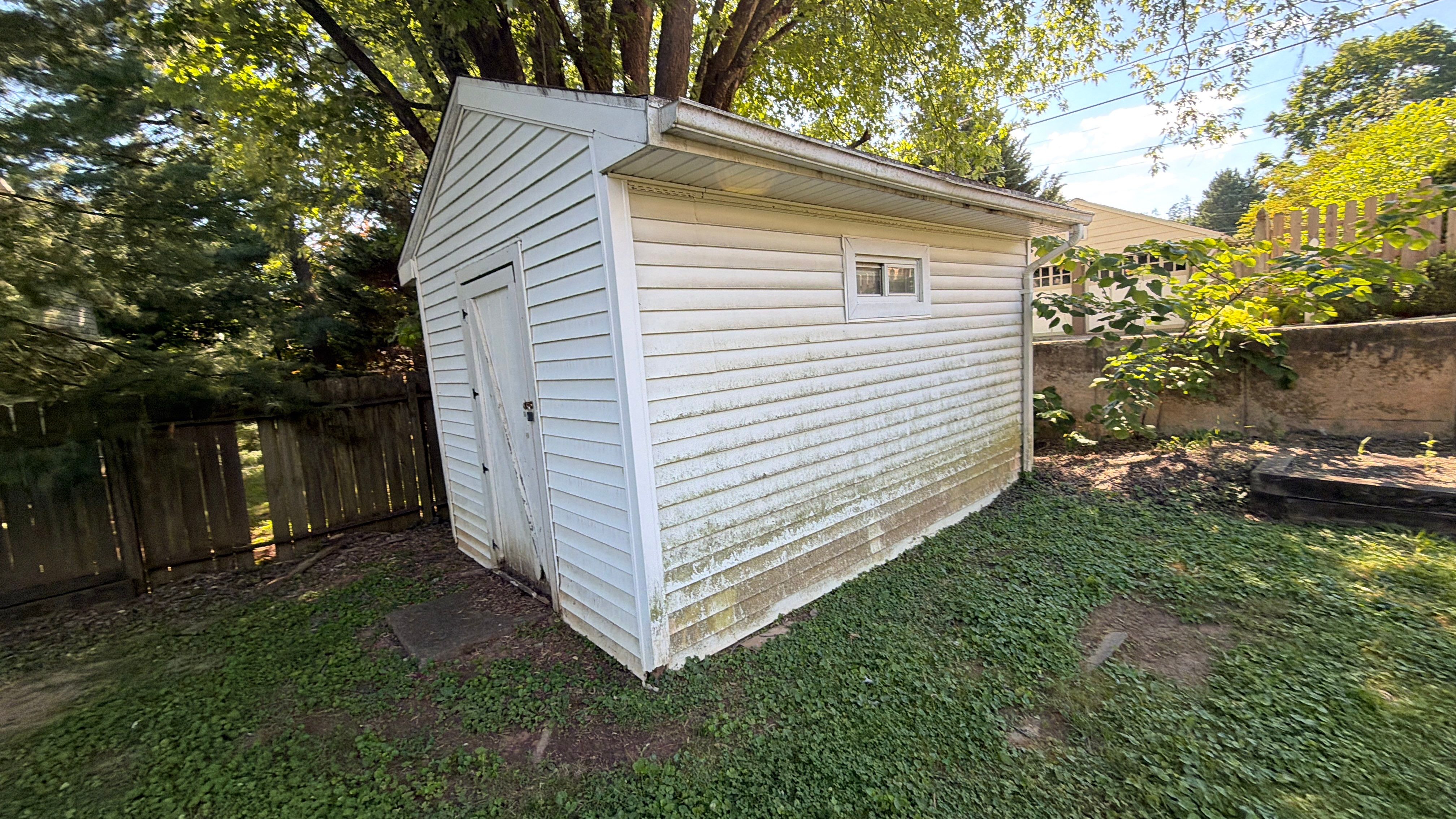 Whole-Property House Washing for Vinyl Siding and Stone Accents in Sykesville by Baltimore Pressure Washers Inc.