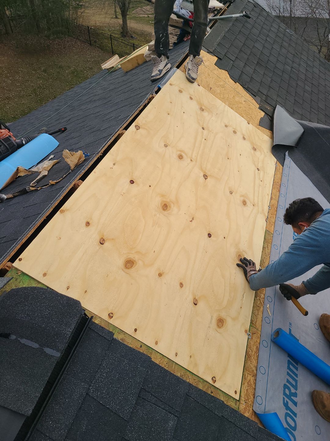 Manassas Landmark Pro Roof in Max Def Charcoal Black by RM Banning, Inc.