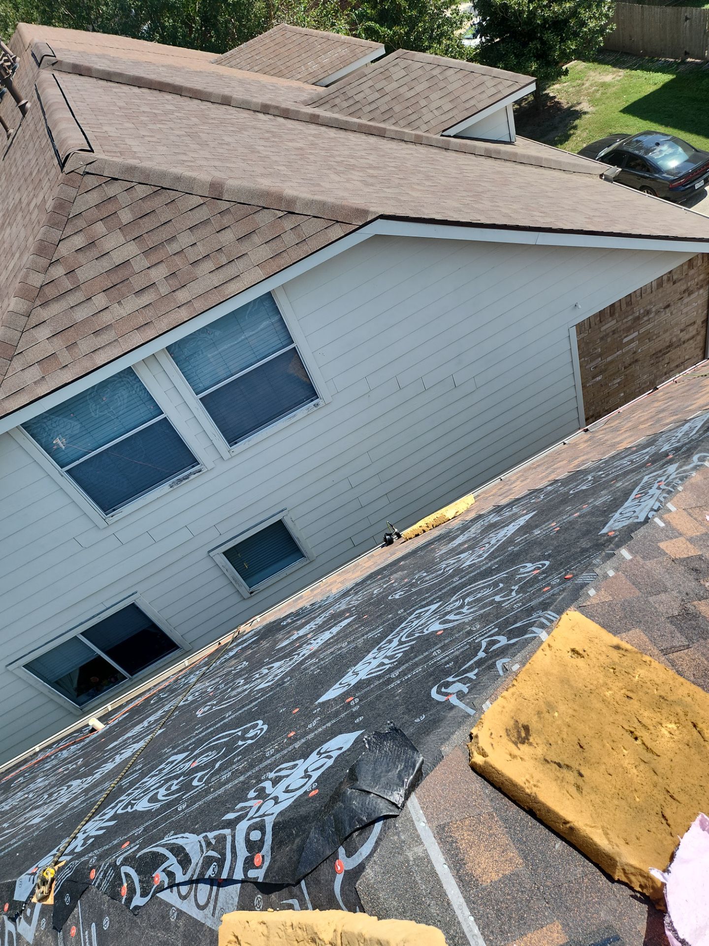 Residential Roofing Installation using Owen's Corning Duration (Lifetime) Shingles by Roof Repair Company