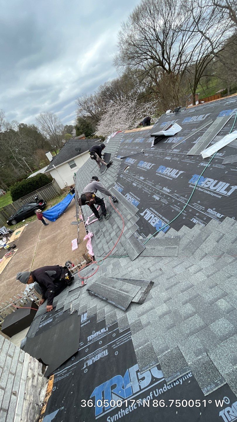 Residential Roofing Installation using Owens Corning Oakridge Roofing System by Undersun Roofing 