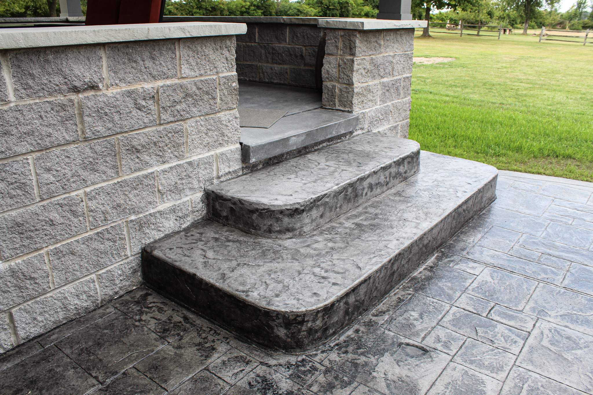 Outdoor Living Addition and Concrete by Ivy Lea Construction