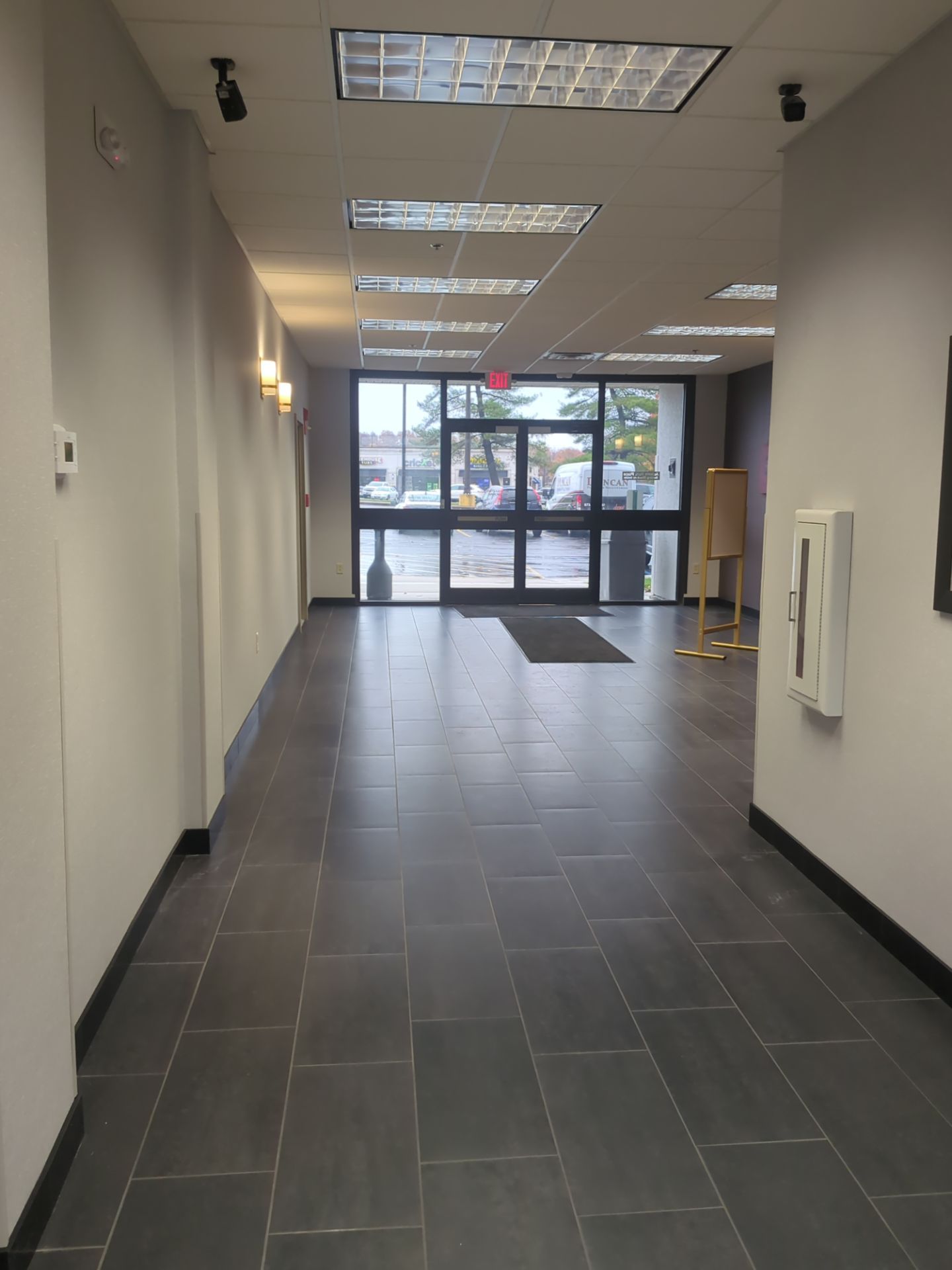 Commercial Office Space by Duncan Painting And Wallcovering