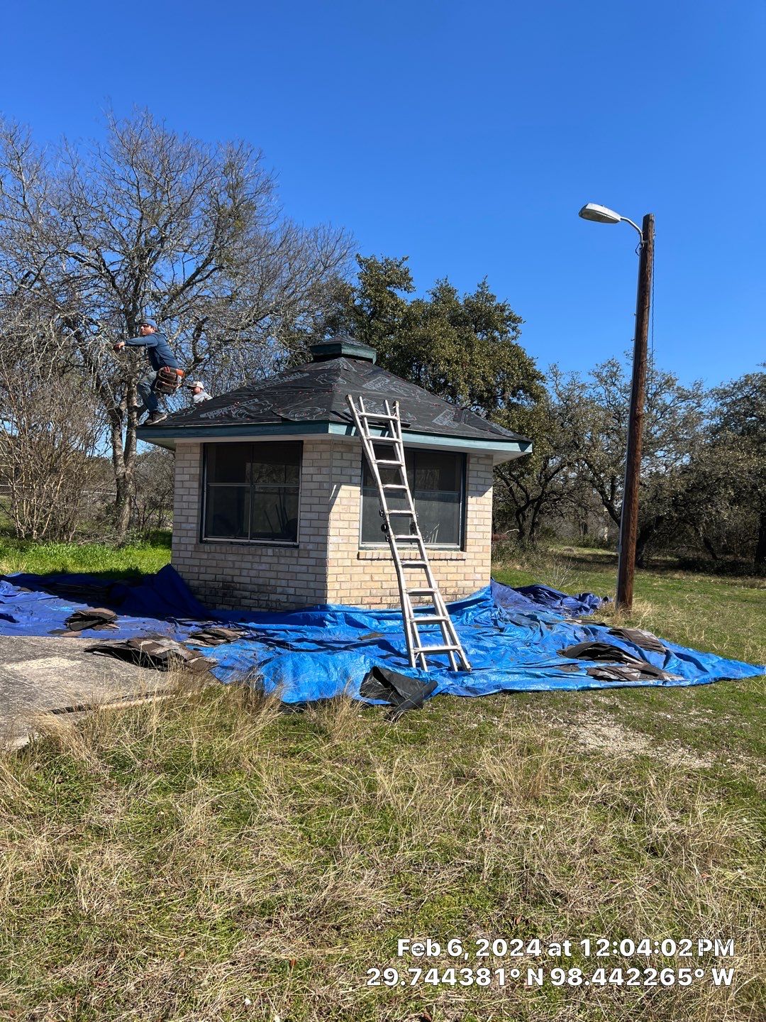 Residential Roofing Installation using Owens Corning 30 year Architectural Shingles by Premier Roofing and Contracting