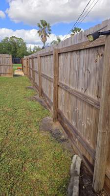 Residential Wood Privacy Fence Repair in Port Charlotte