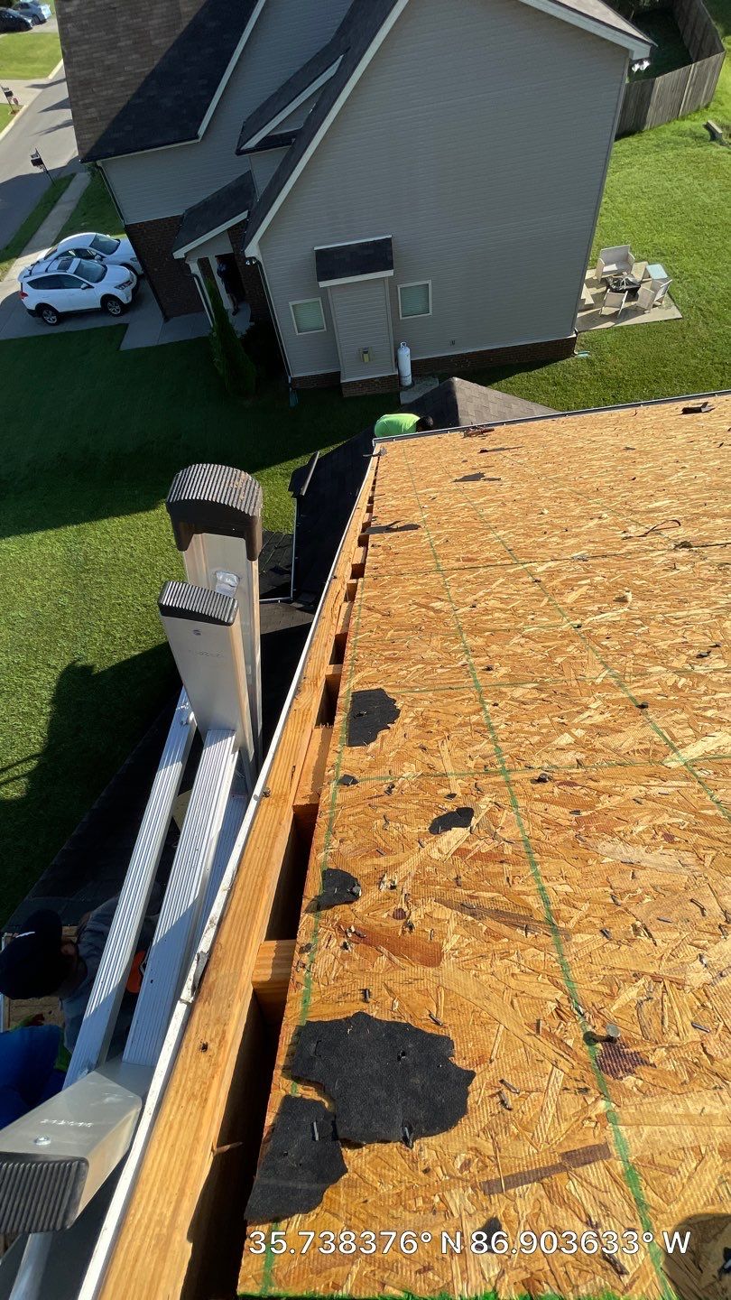 Residential Roofing Installation using Owens Corning Oakridge Roofing System by Undersun Roofing 