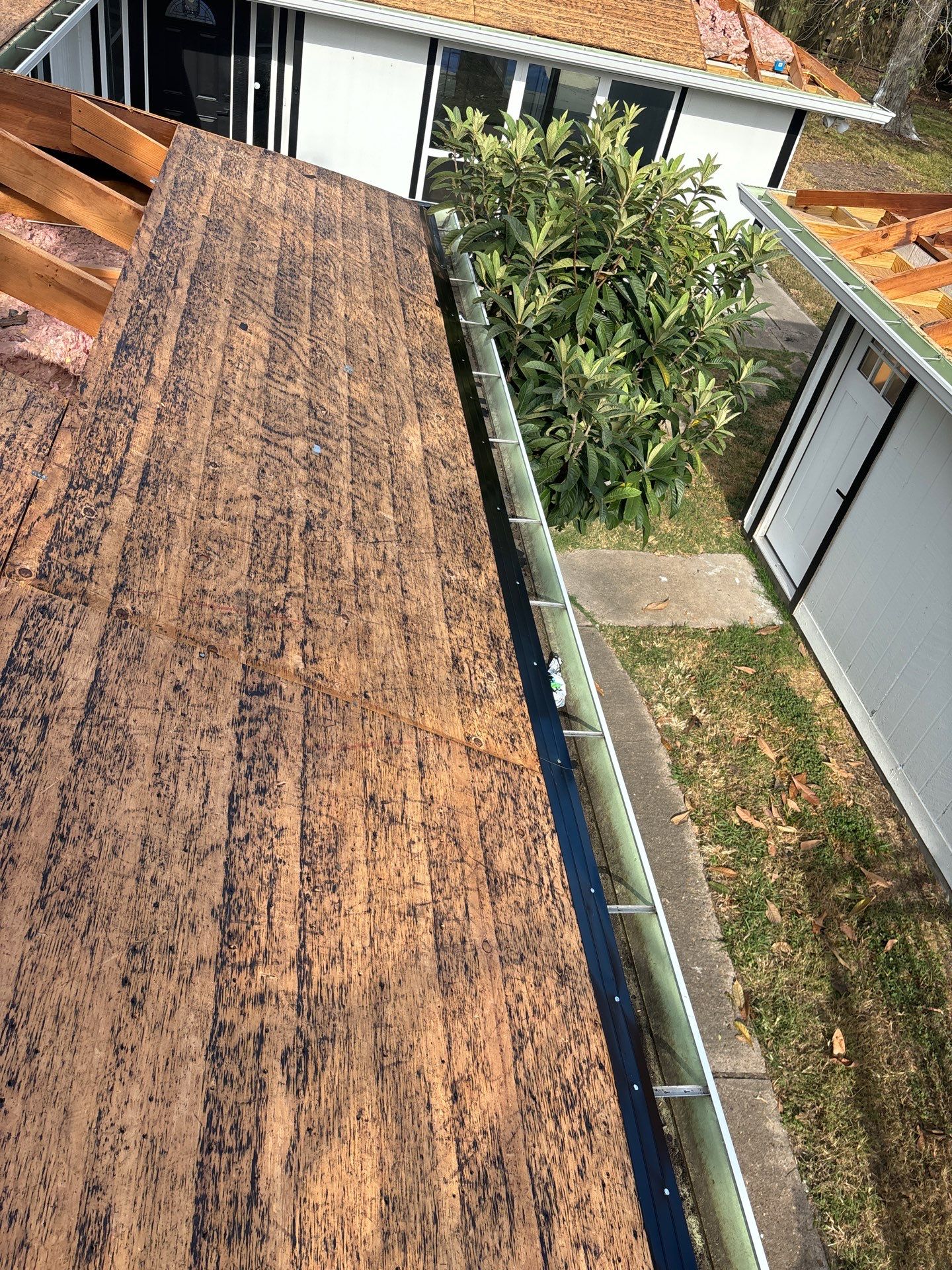 Residential Roofing Installation using Owen's Corning Duration (Lifetime) Shingles by Roof Repair Company