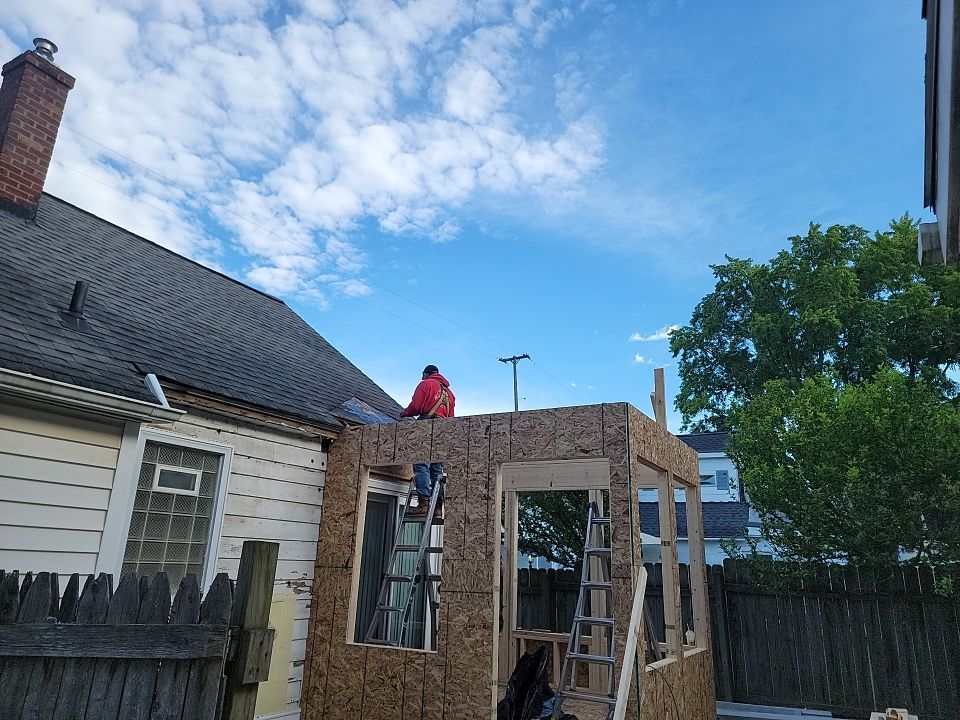 3 Seasons Room by Avalon Roofing and Exteriors