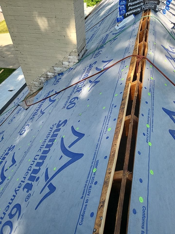 ATLAS PINNACLE COLOR: WEATHERED WOOD by Eagle Eye Roofing