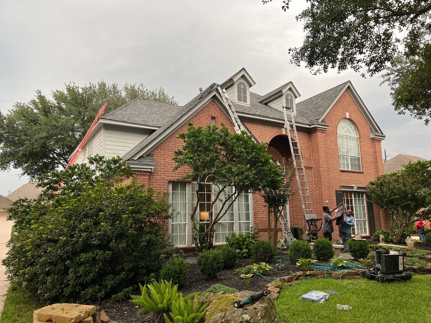 OC Duration Estate Gray by HHH Roofing & Construction