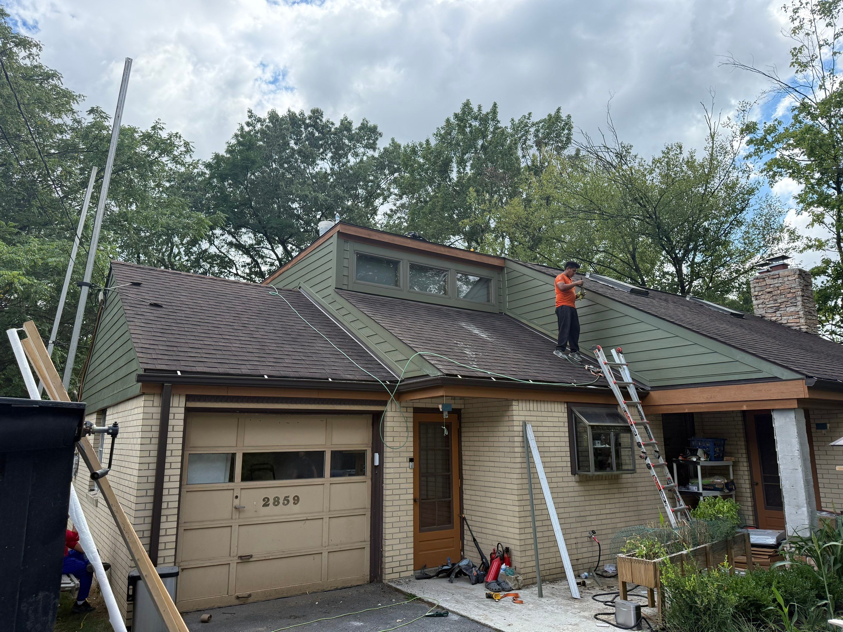 Hardie siding  by Cousins Roofing Siding & Decks