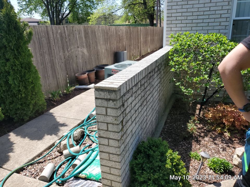 Lincolnwood, IL house washing, and patios by Northern Power Washing LLC.