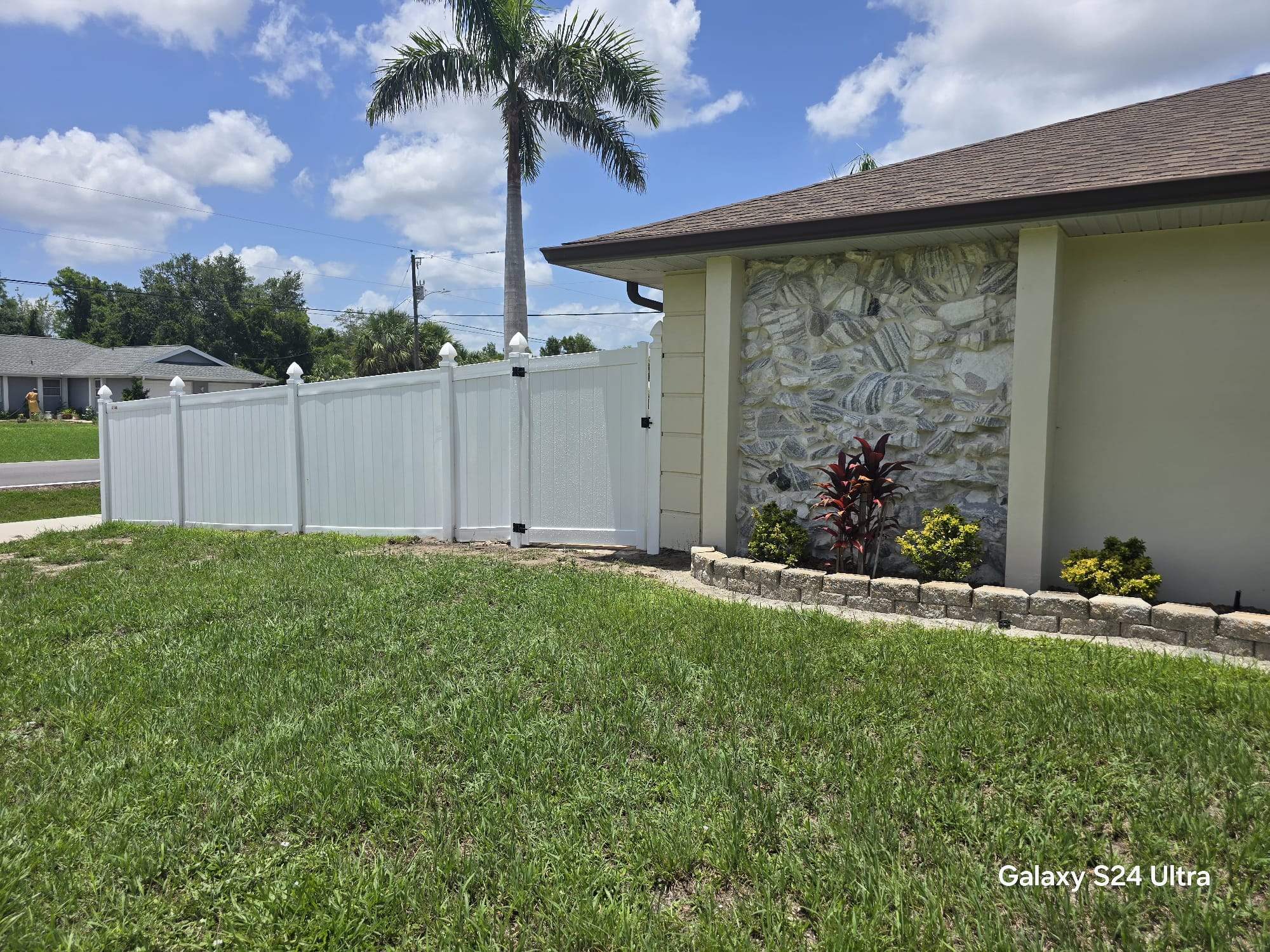Vinyl Privacy Fence Repair and Post Stabilization in Port Charlotte by True Fence LLC