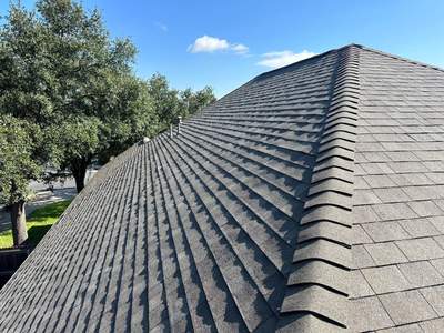 Driftwood Oakridge Roof Replacement on a Gabled Austin Home