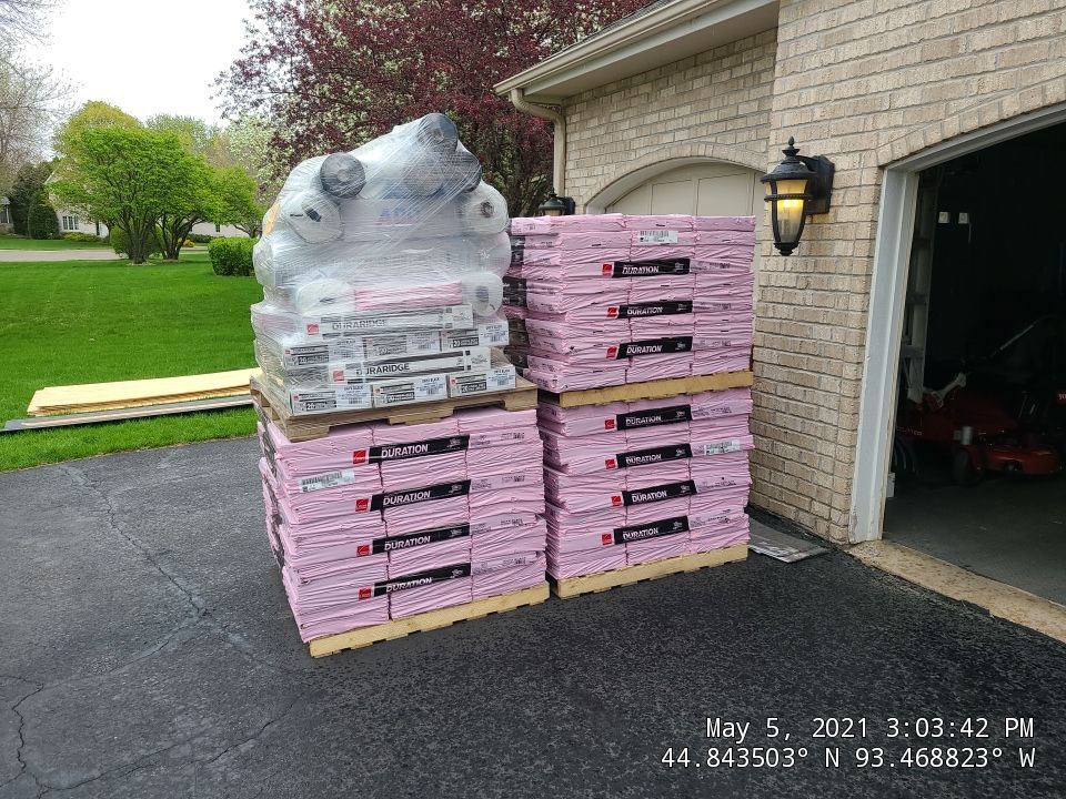 Eden Prairie, MN – Roof Replacement on Steep and High Roof by First Impressions Exteriors
