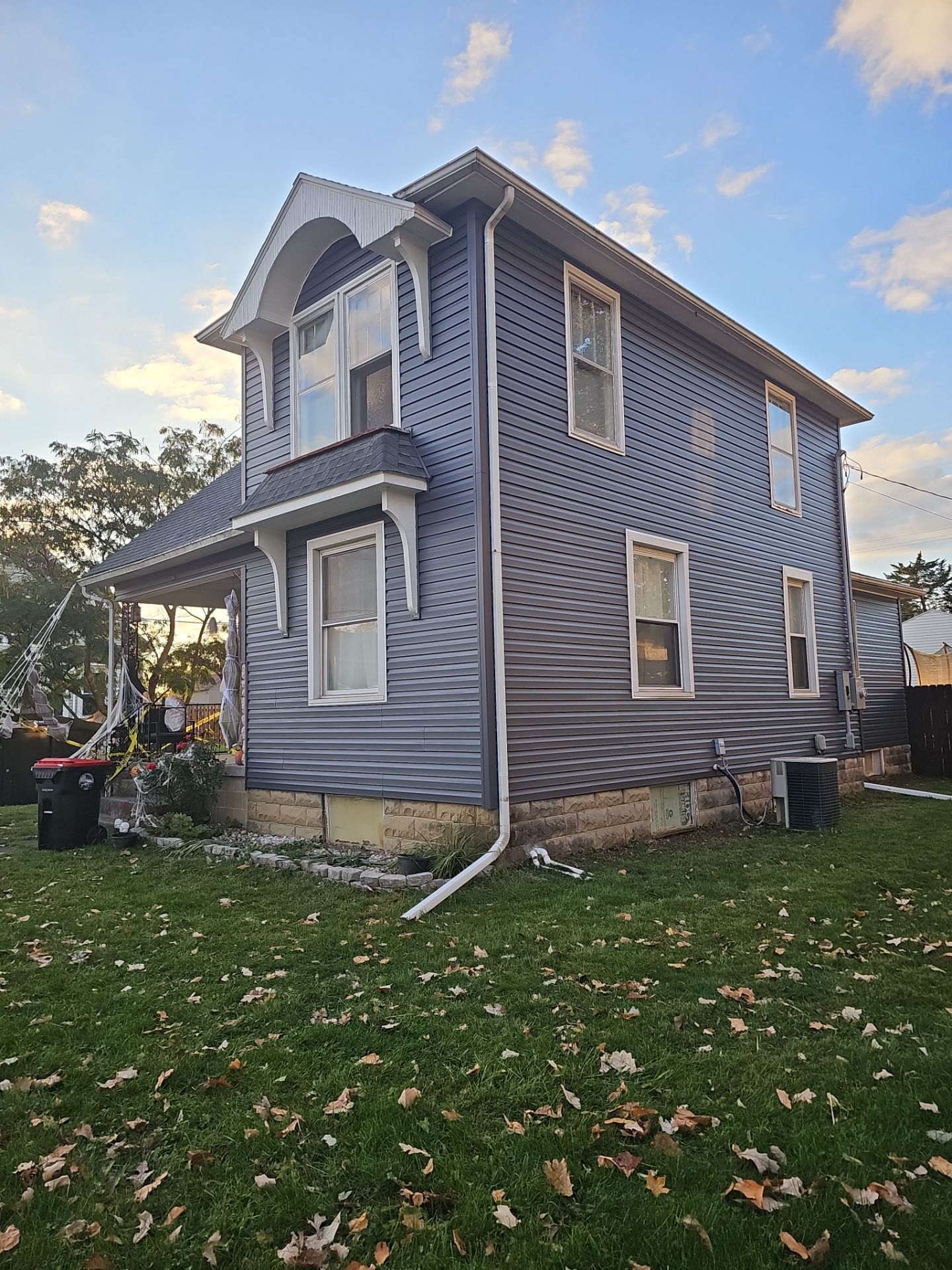 Siding Installation using D45DL Mastic CarvedWood - Natural Slate by Nitro Roofing and Construction